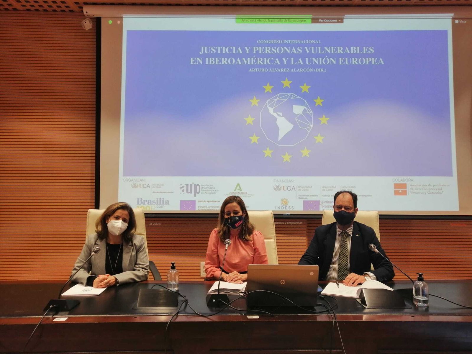 Isabel Zurita, María Jesús Mosquera y Arturo Álvarez, durante la inauguración del congreso.
