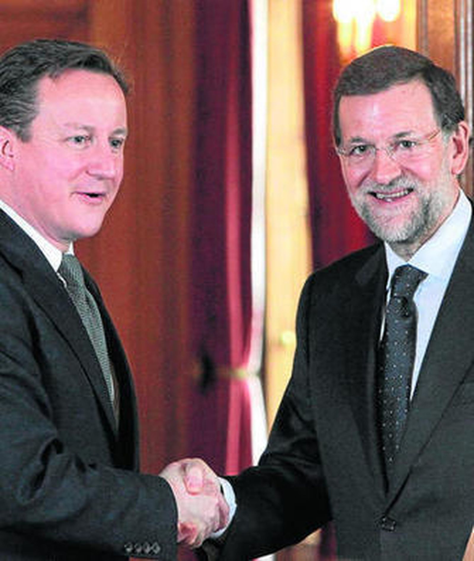 David Cameron y Mariano Rajoy, durante su reunión en febrero de 2012.