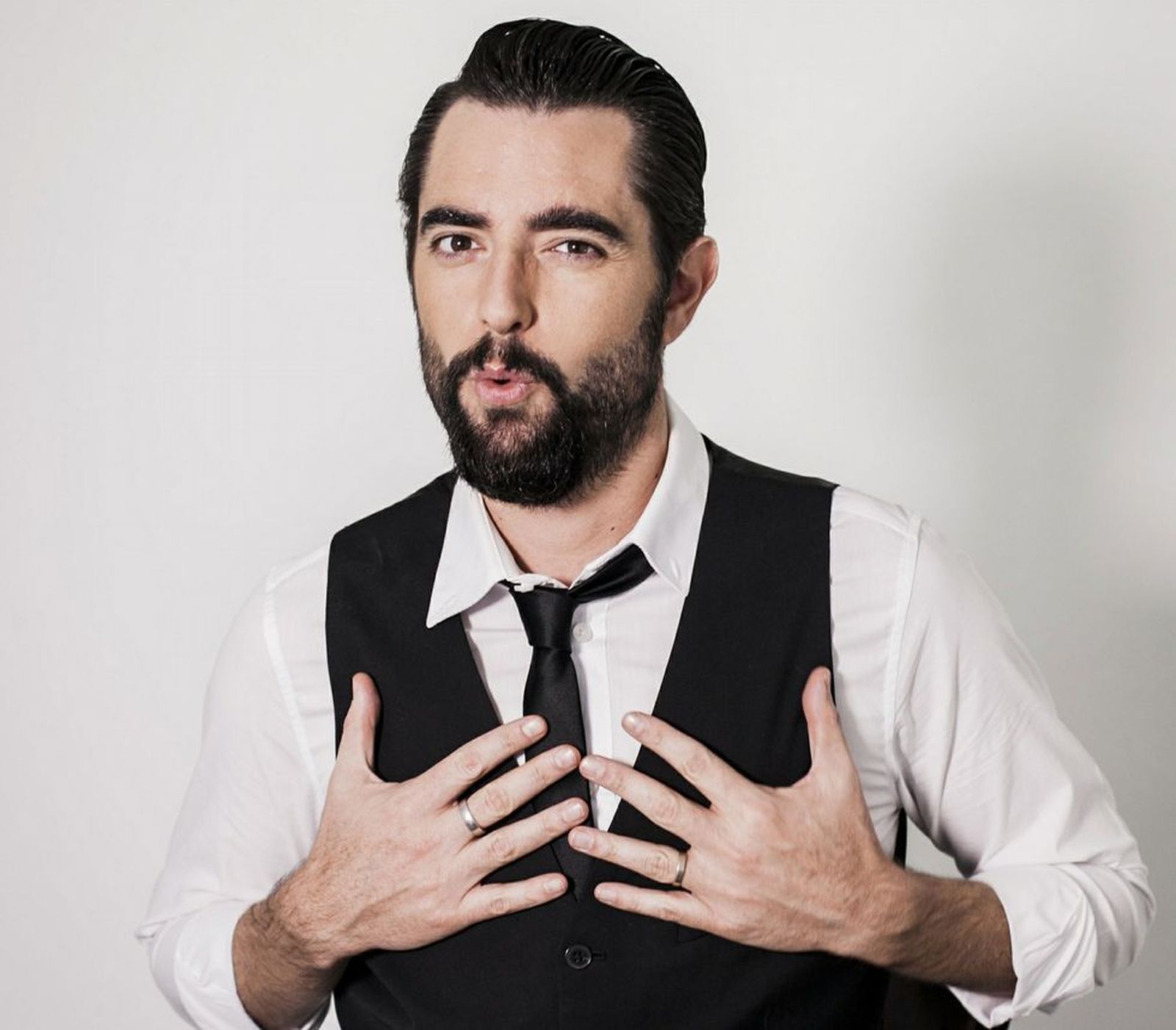 Dani Mateo encuentra el amor junto a una joven modelo