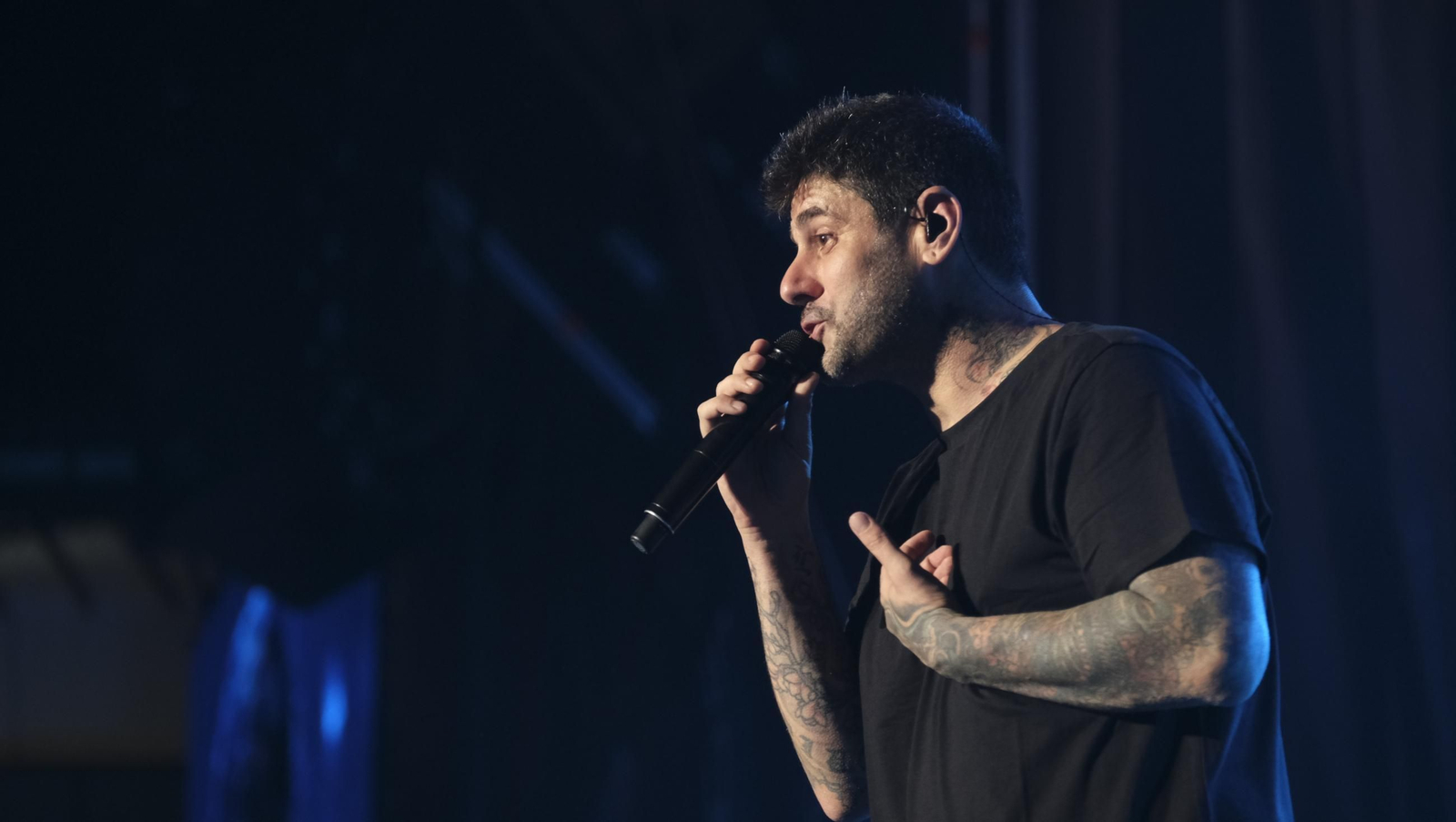 El concierto de Melendi llena de fans la Plaza de Toros de Almería, en imágenes
