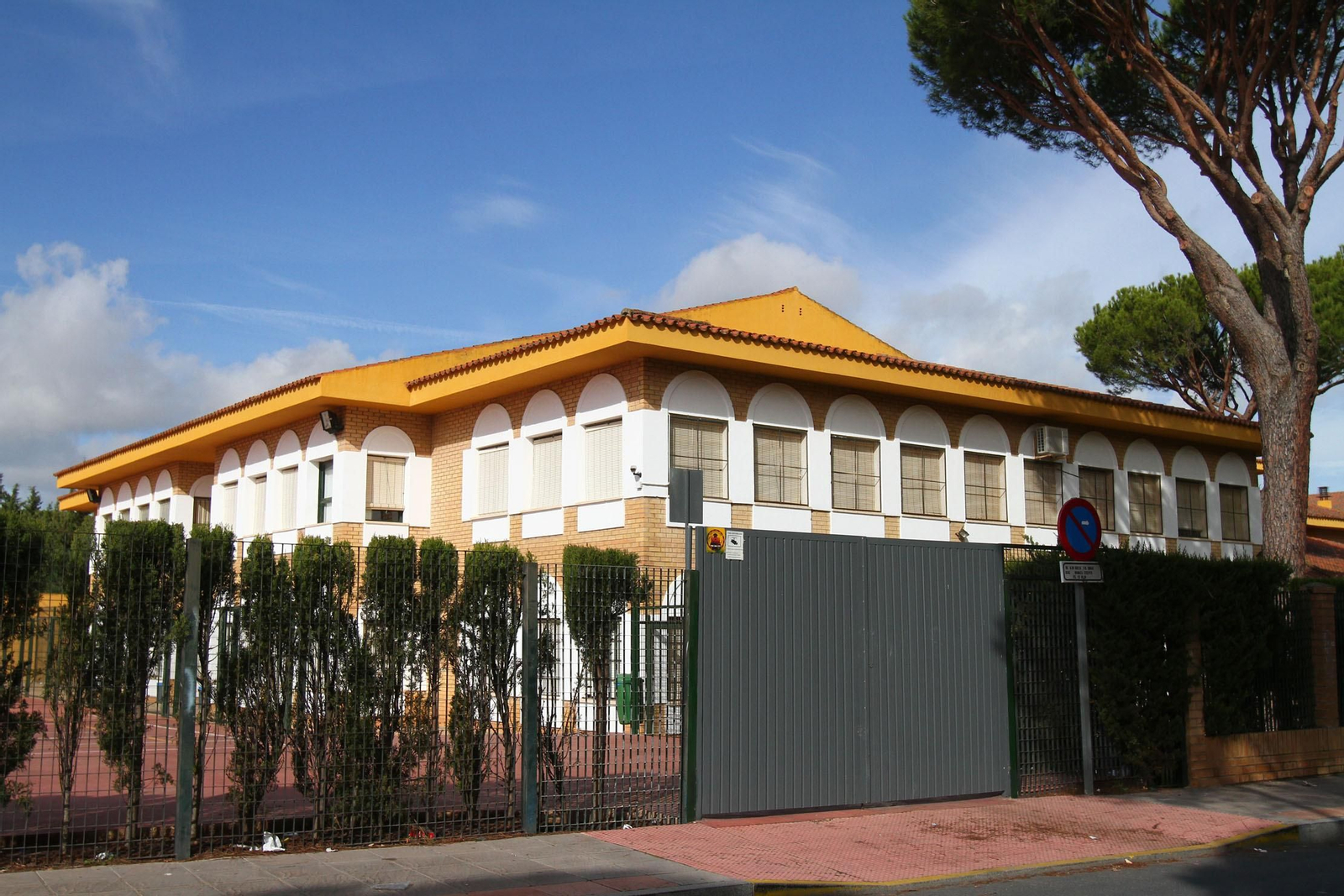 Colegio Entrepinos.