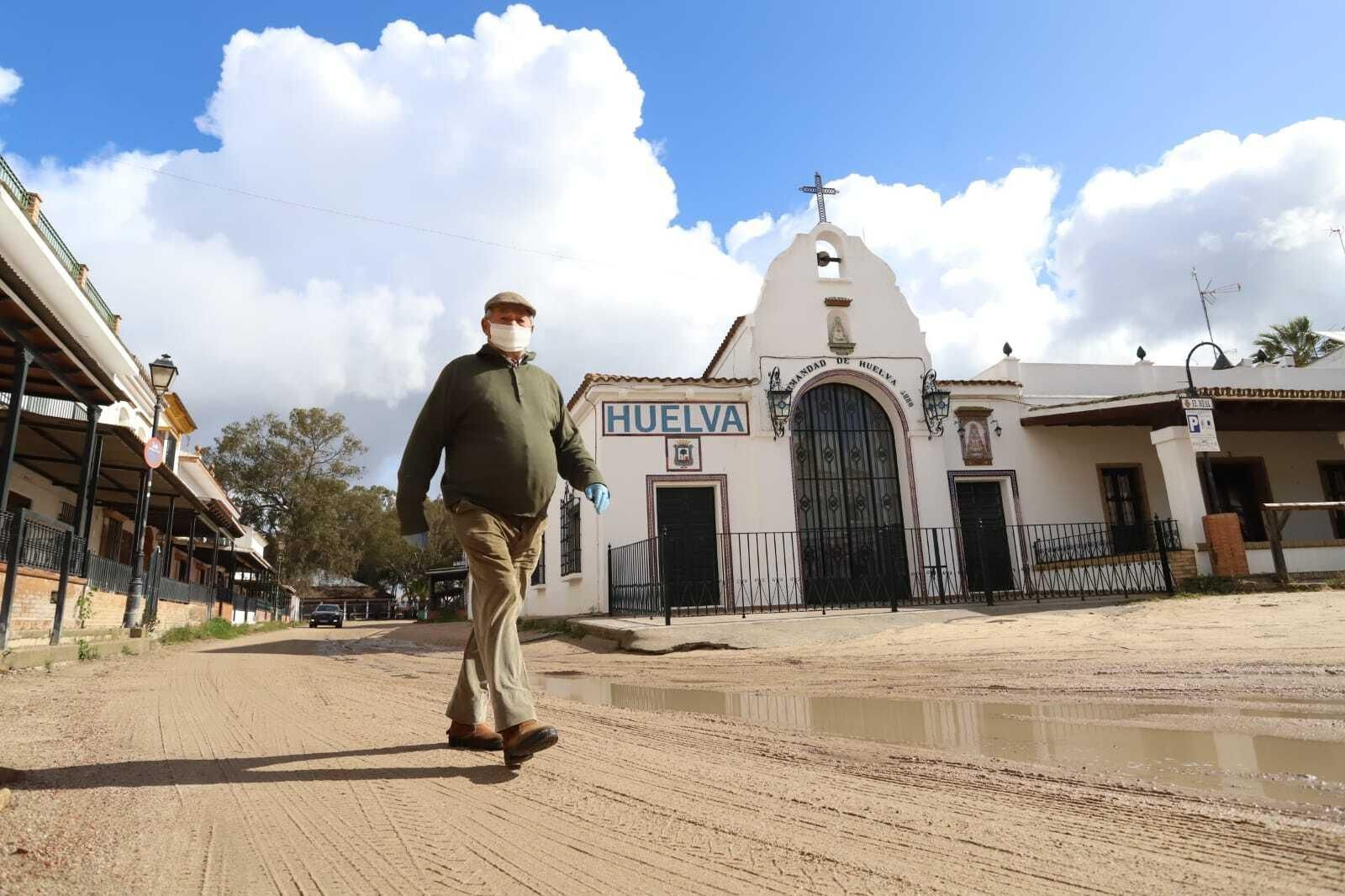 Imágenes del Rocío desierto.