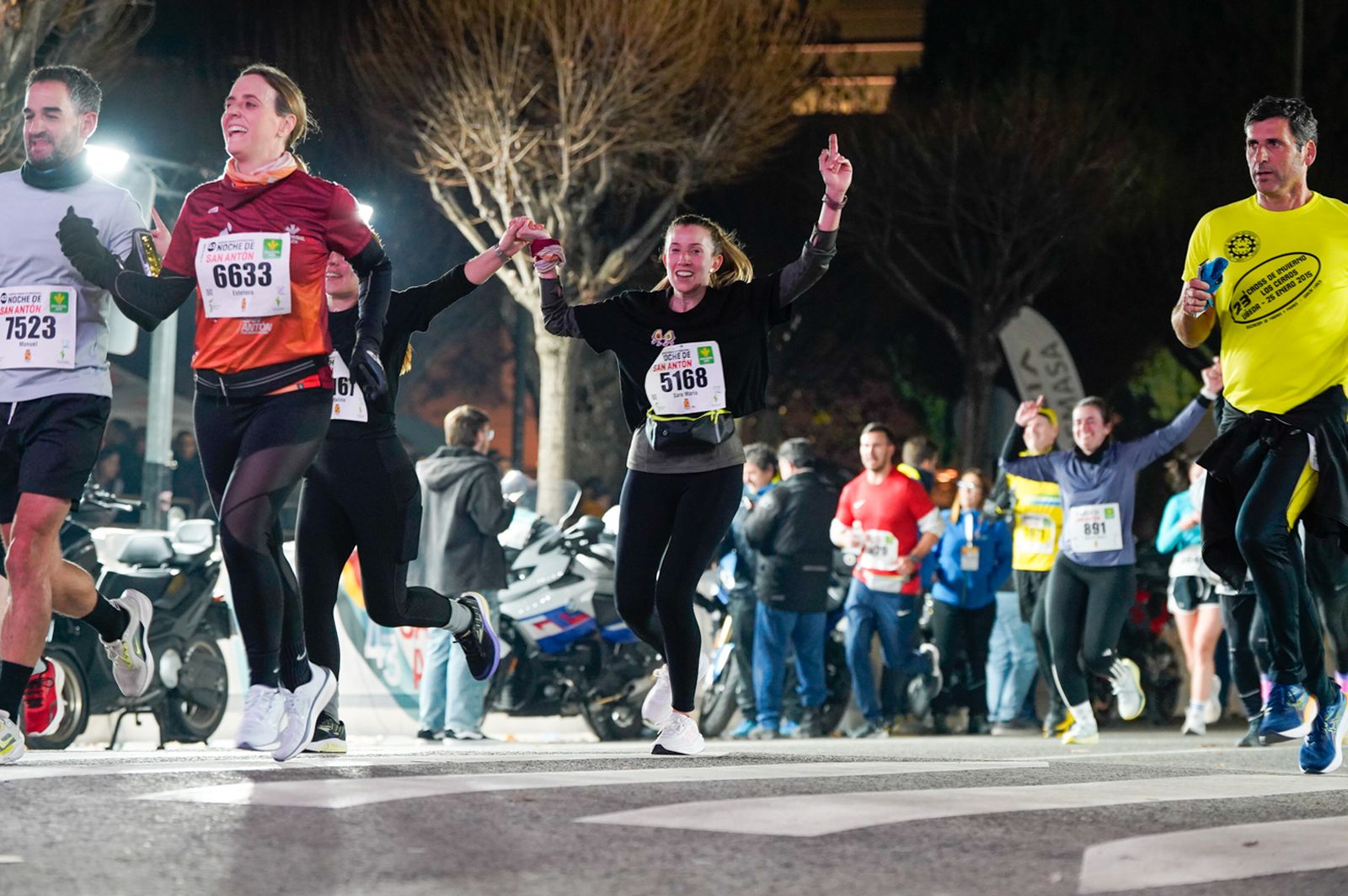 En imágenes: búscate en tu llegada a meta de la Carrera de San Antón 2026 (20)