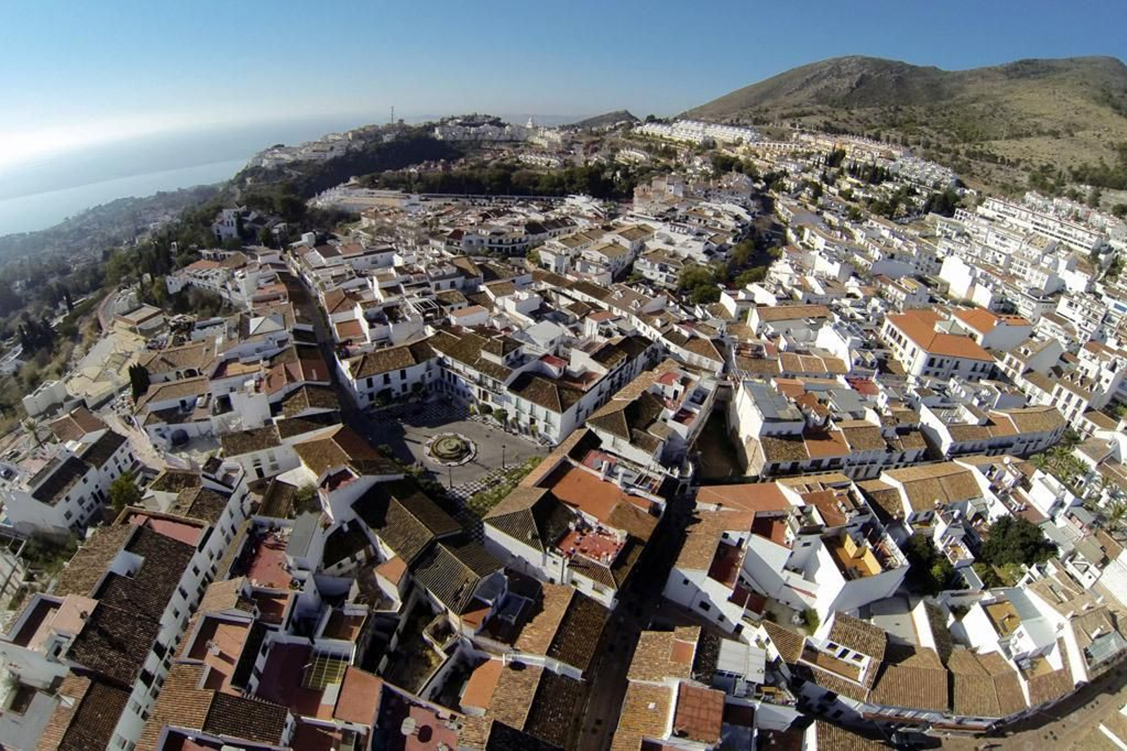 Vistas aéreas de Benalmádena pueblo. Vistas aéreas de Benalmádena pueblo.