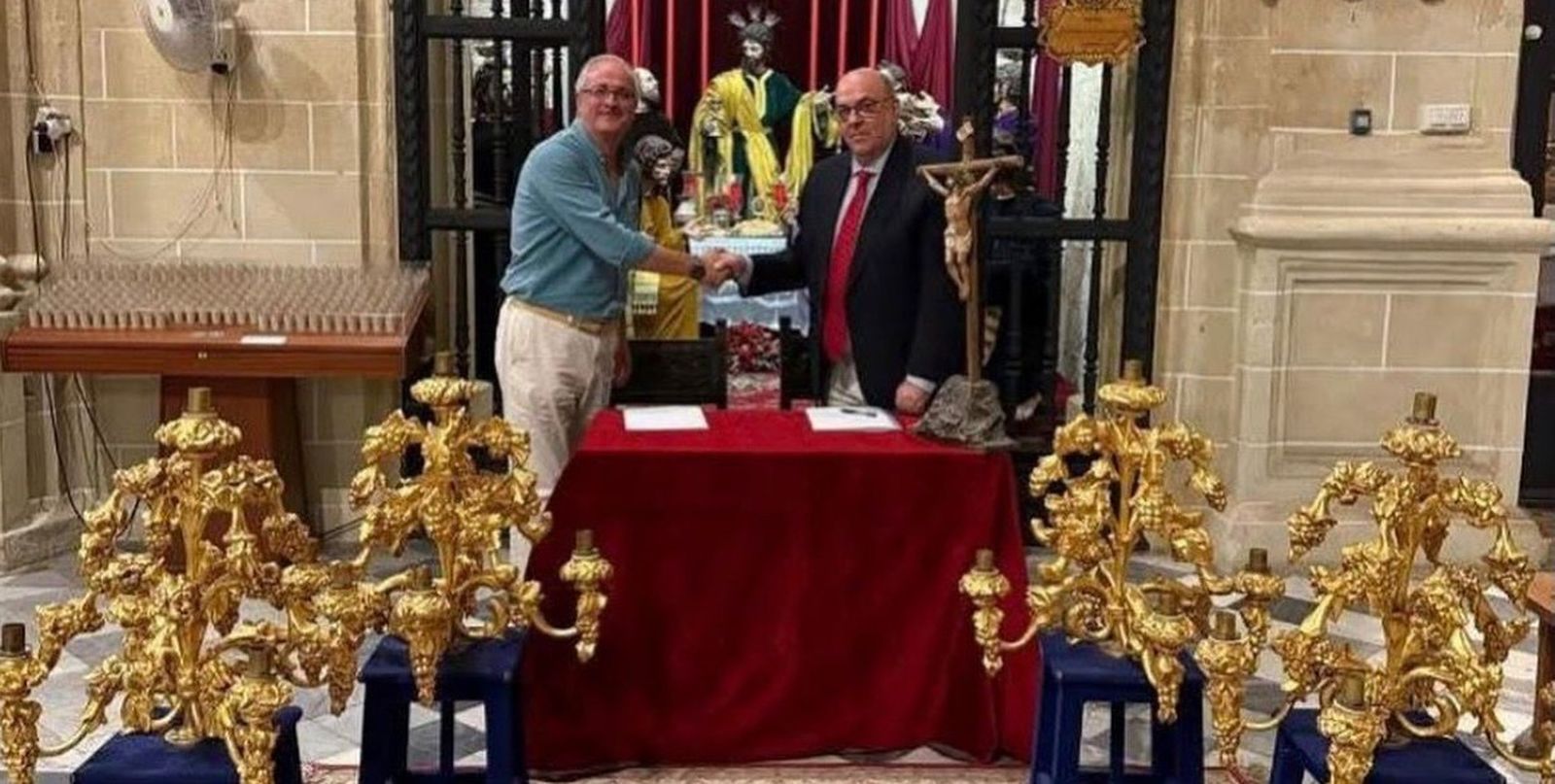 Los candelabros permitirán una mayor contemplación de la Virgen de las Aguas