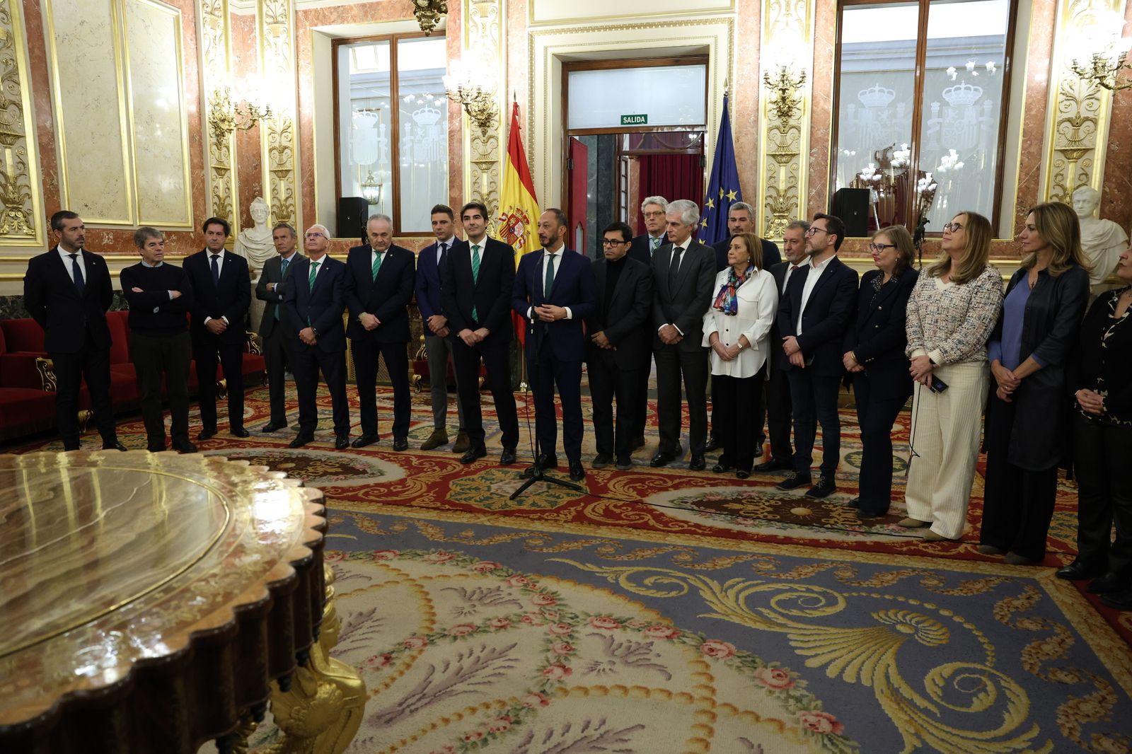Las imágenes del recibimiento al Real Betis en el Congreso de los Diputados