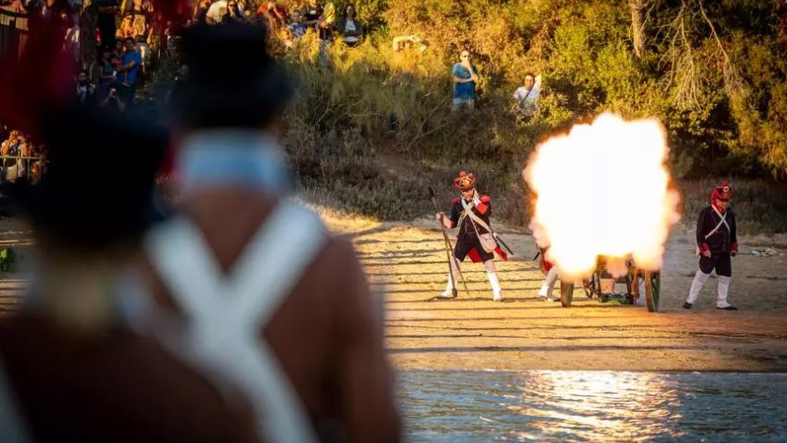Una de las recreaciones de la Batalla en el caño de La Cortadura