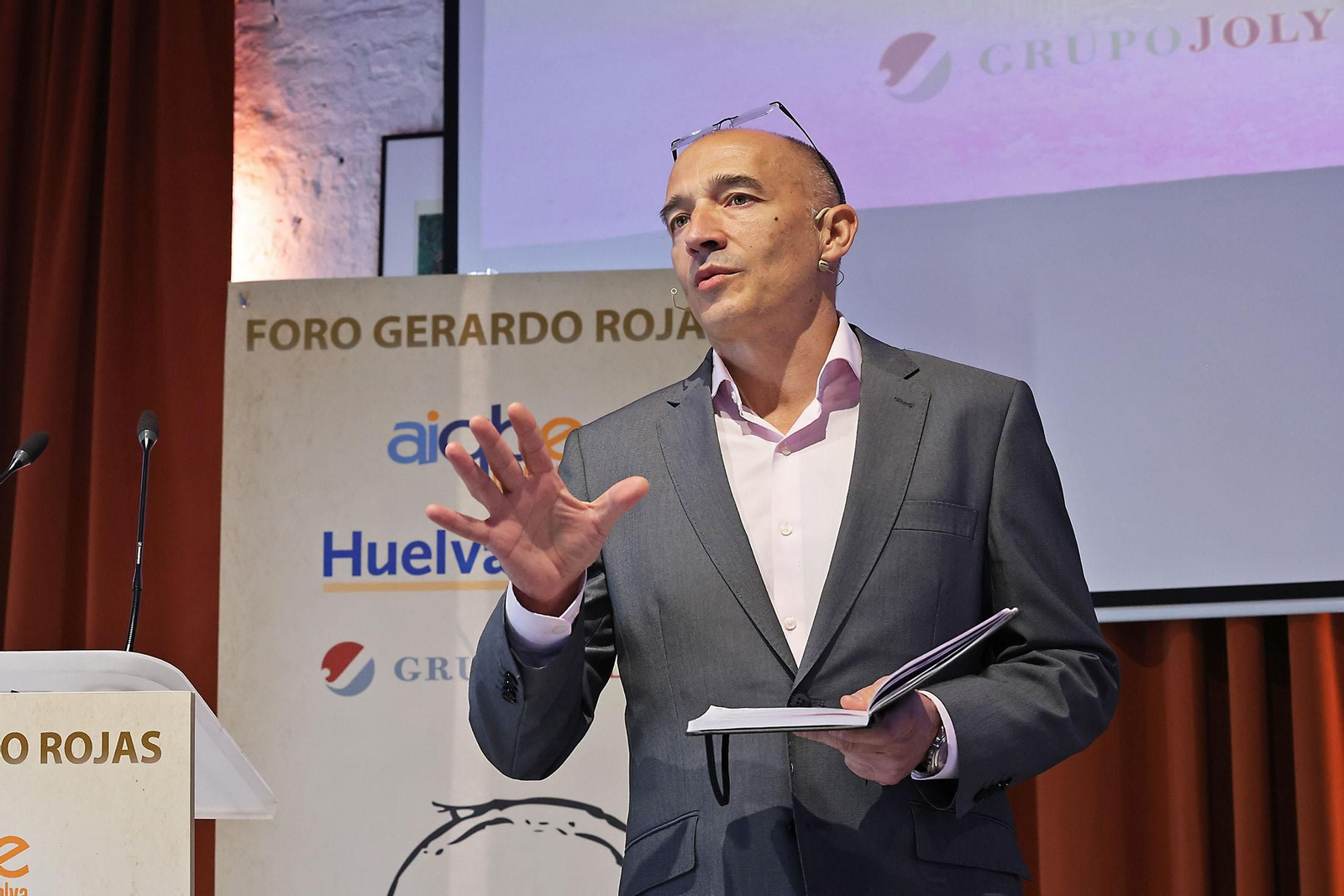 Imágenes del Foro Gerardo Rojas con la intervención de Antonio Joyanes, Vicepresidente ejecutivo de parque energéticos y exploración y producción de Moeve