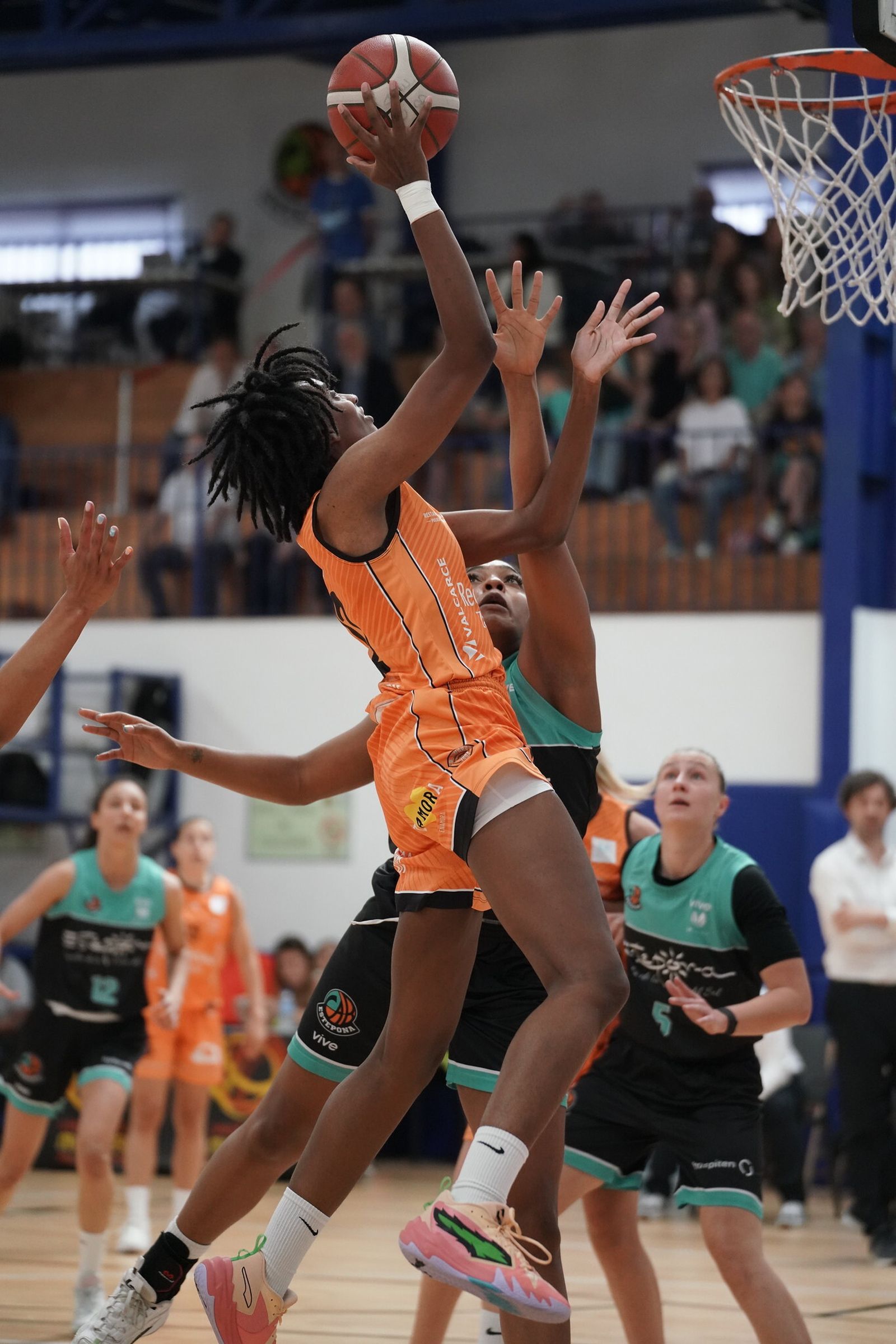 Ambientazo en Estepona para la Final Four de ascenso a Liga Femenina