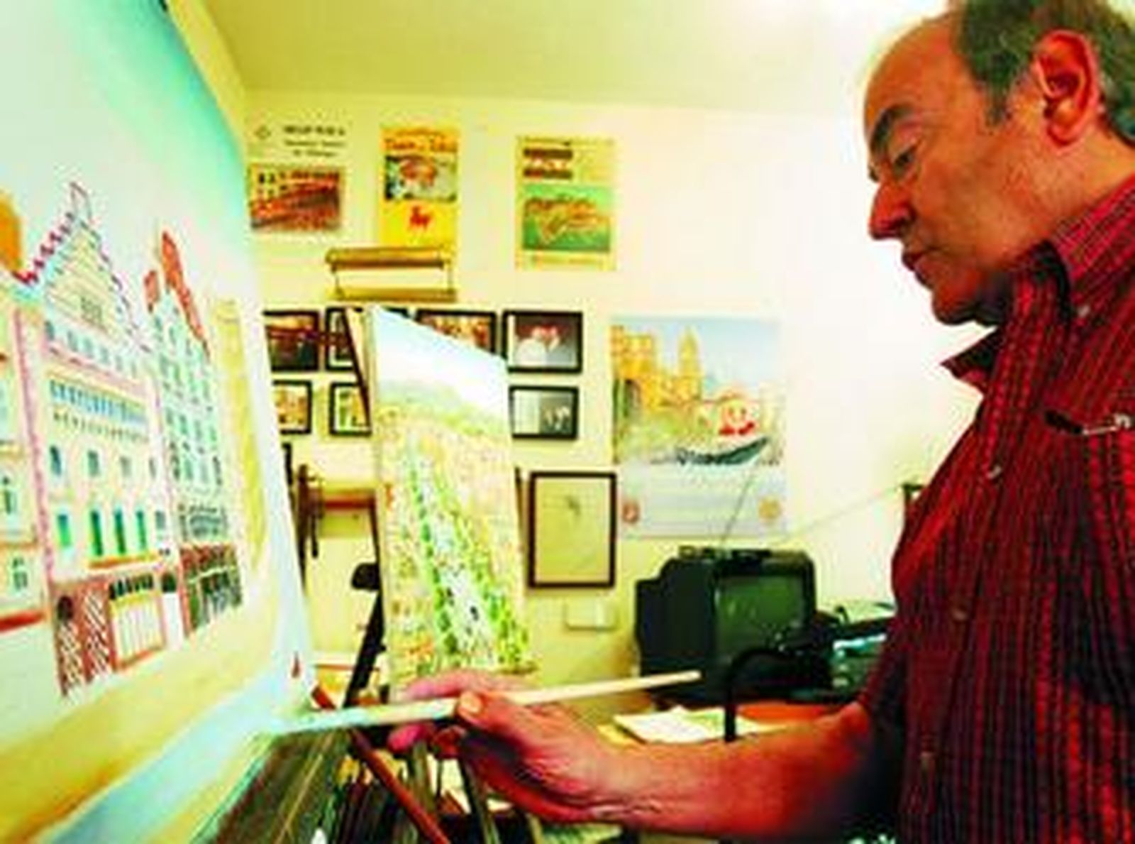 Jaime Rittwagen, en su estudio, en plena tarea.