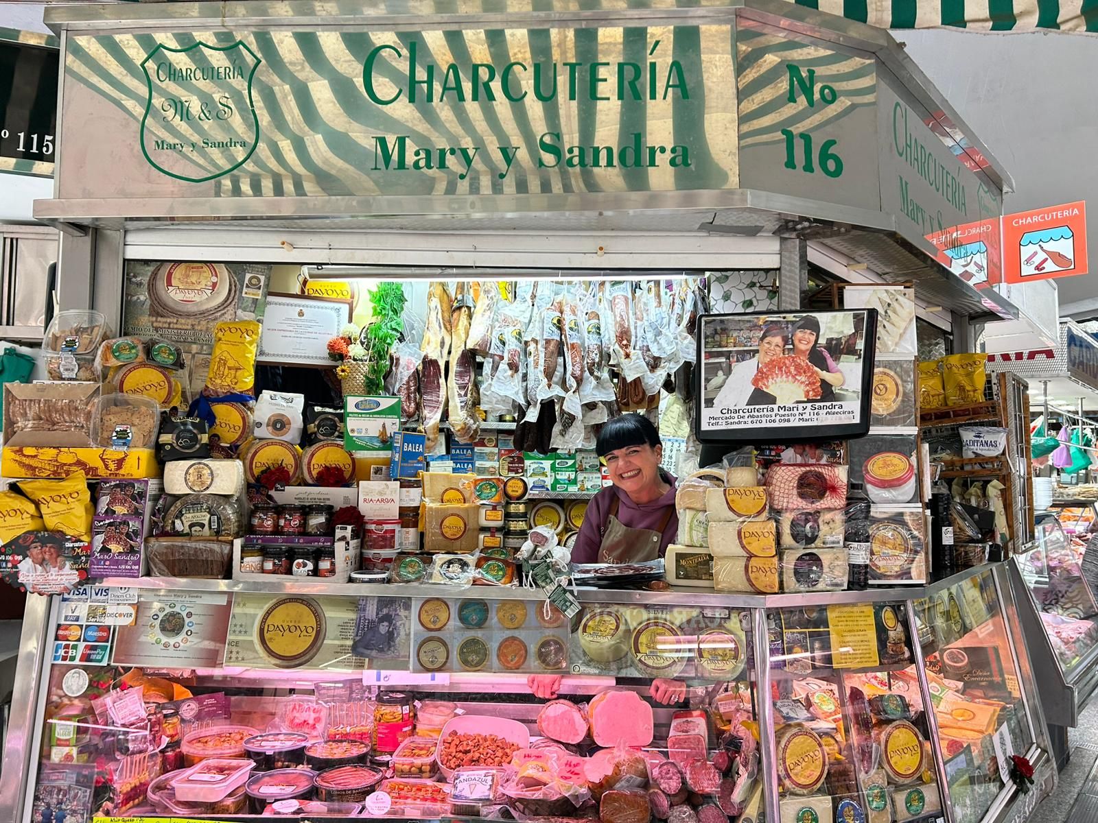 Charcutería Mary y Sandra, en el mercado de abastos de Algeciras