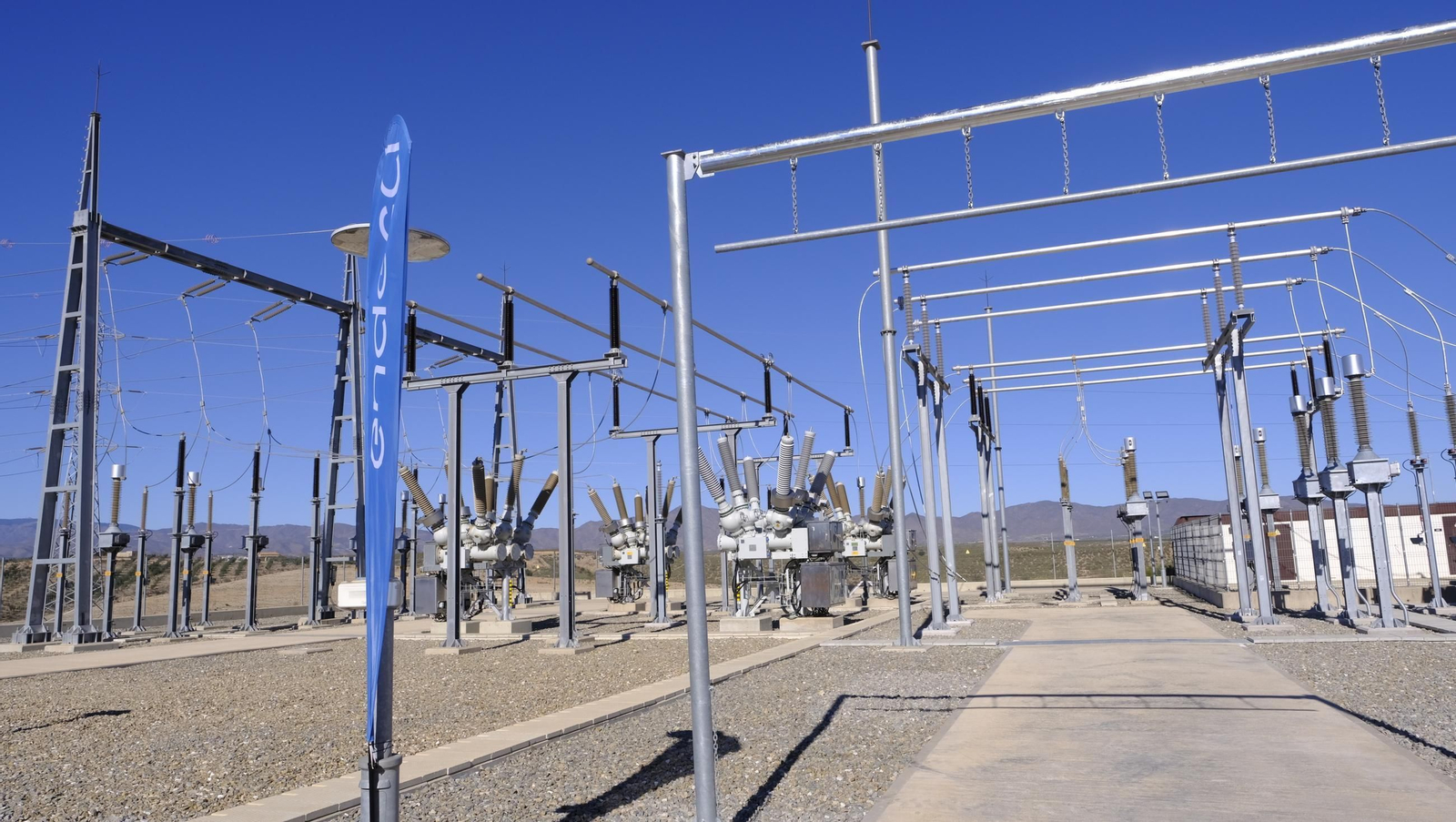 La subestación eléctrica de Endesa en Sorbas muestra sus mejoras, en fotos