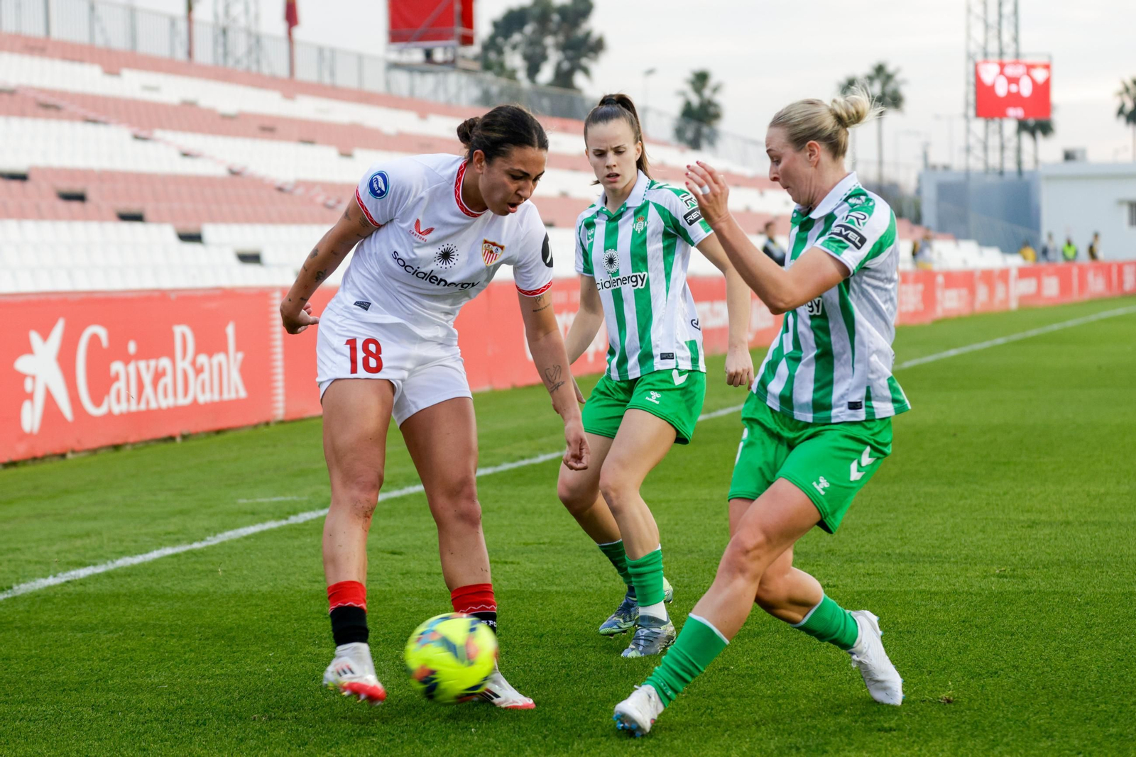 Las imágenes del derby femenino Sevilla FC - Real Betis