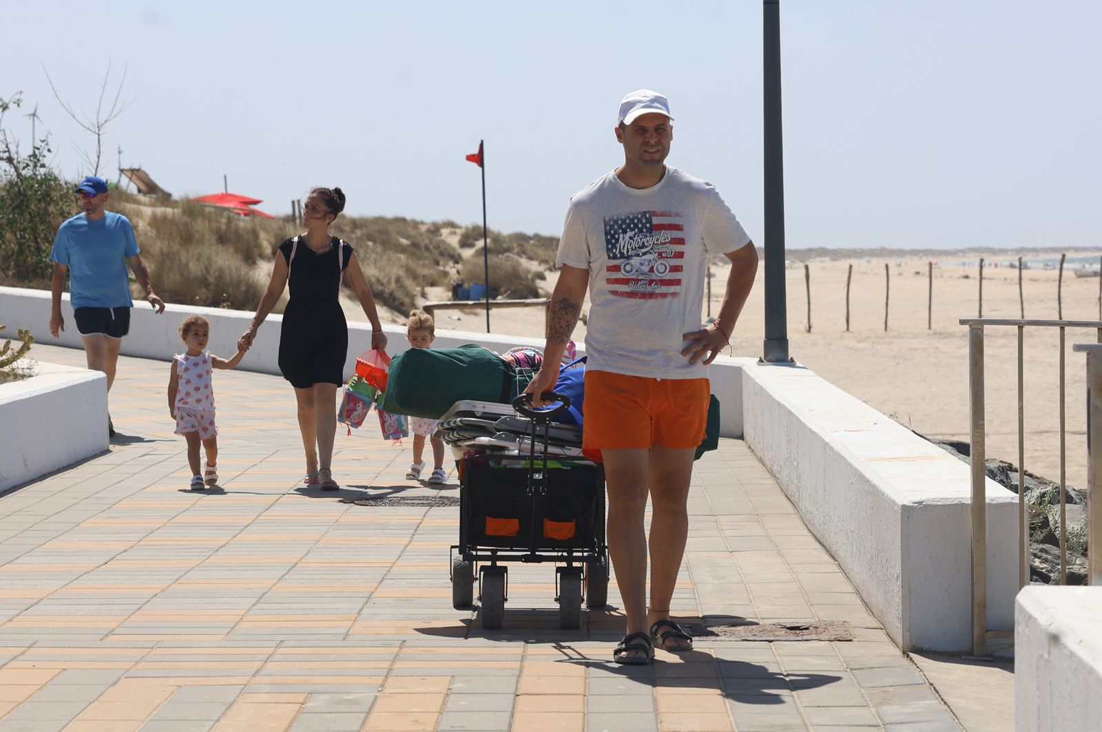 Imágenes de una mañana de calor y playa en Matalascañas