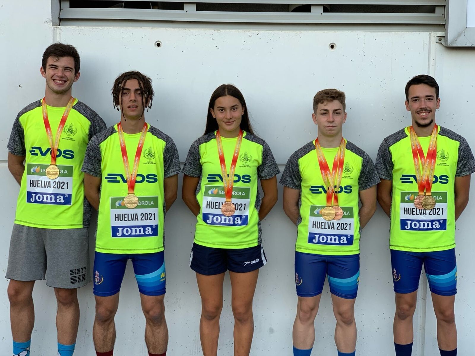 Los medallistas del Bahía de Algeciras de este domingo.