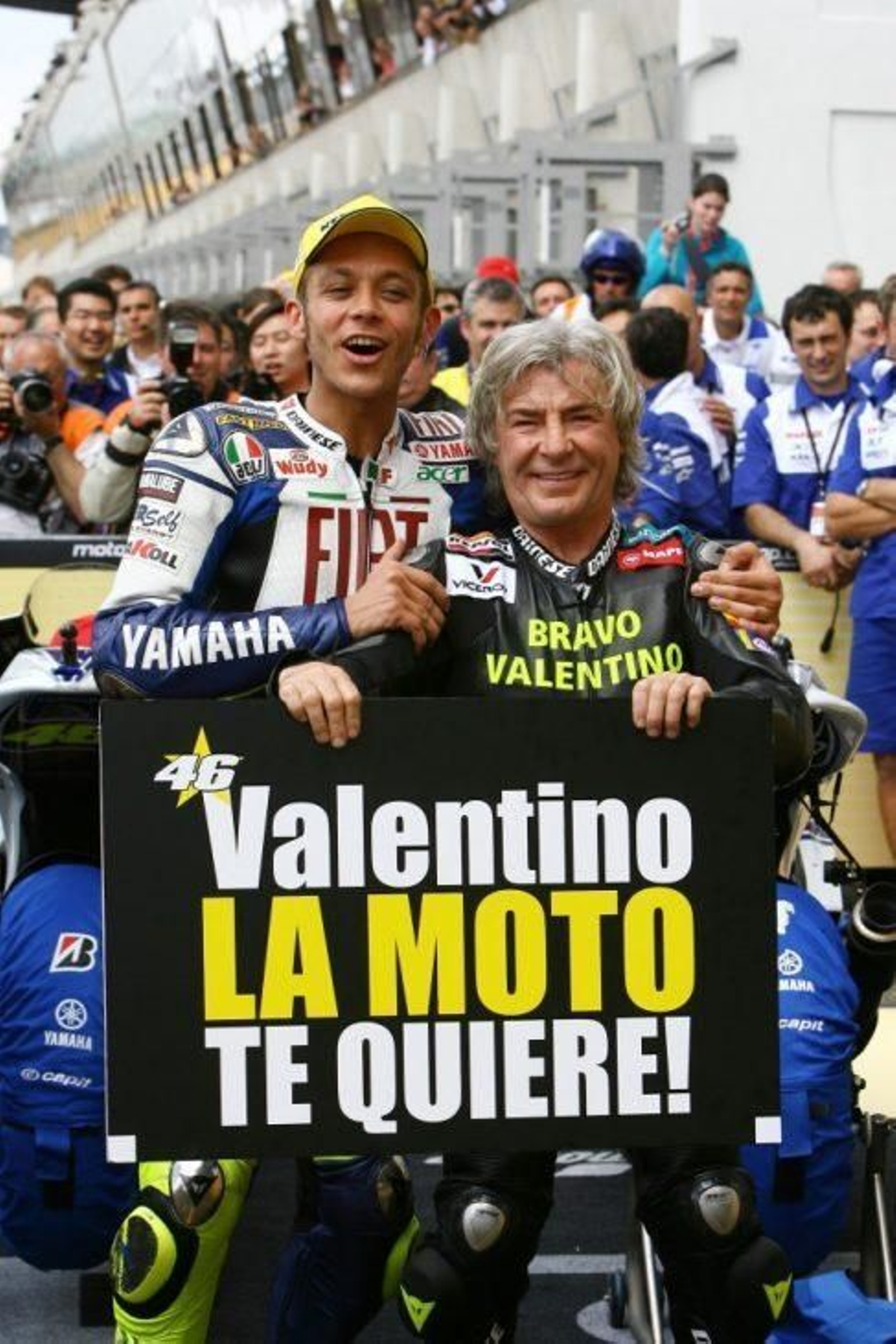 Nieto creo el eslogan 'Valentino, la moto te quiere'.