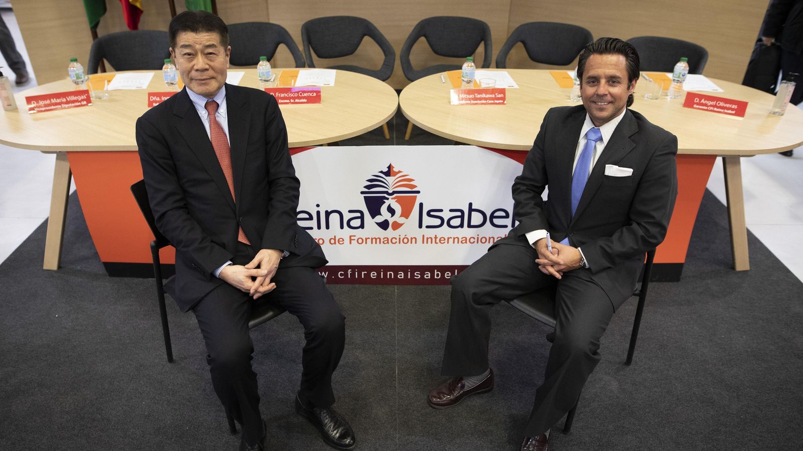 Mitsuo Tanikawa, presidente de la asociación Casa Japón Granada, junto a José M. Rivera Díaz Lacal, director de Comunicación y socio fundador del Centro de Formación Internacional Reina Isabel.