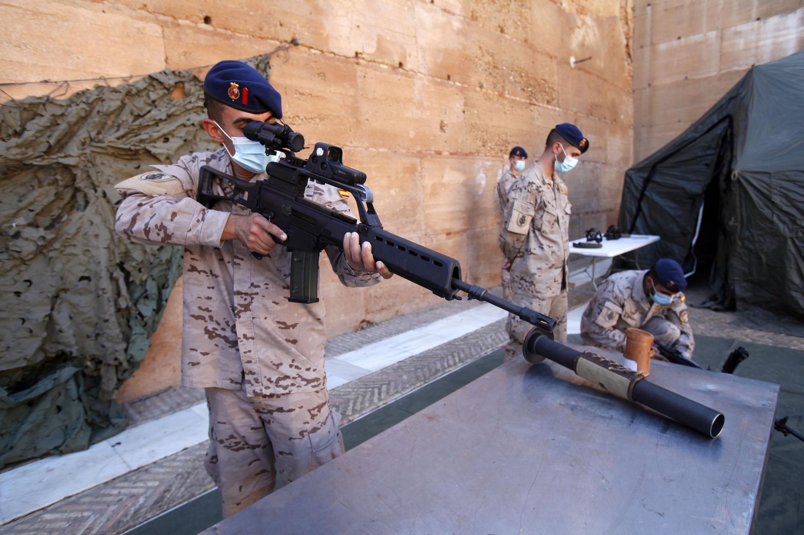 La Guardia Real se despliega por lugares emblemáticos de la provincia de Huelva.