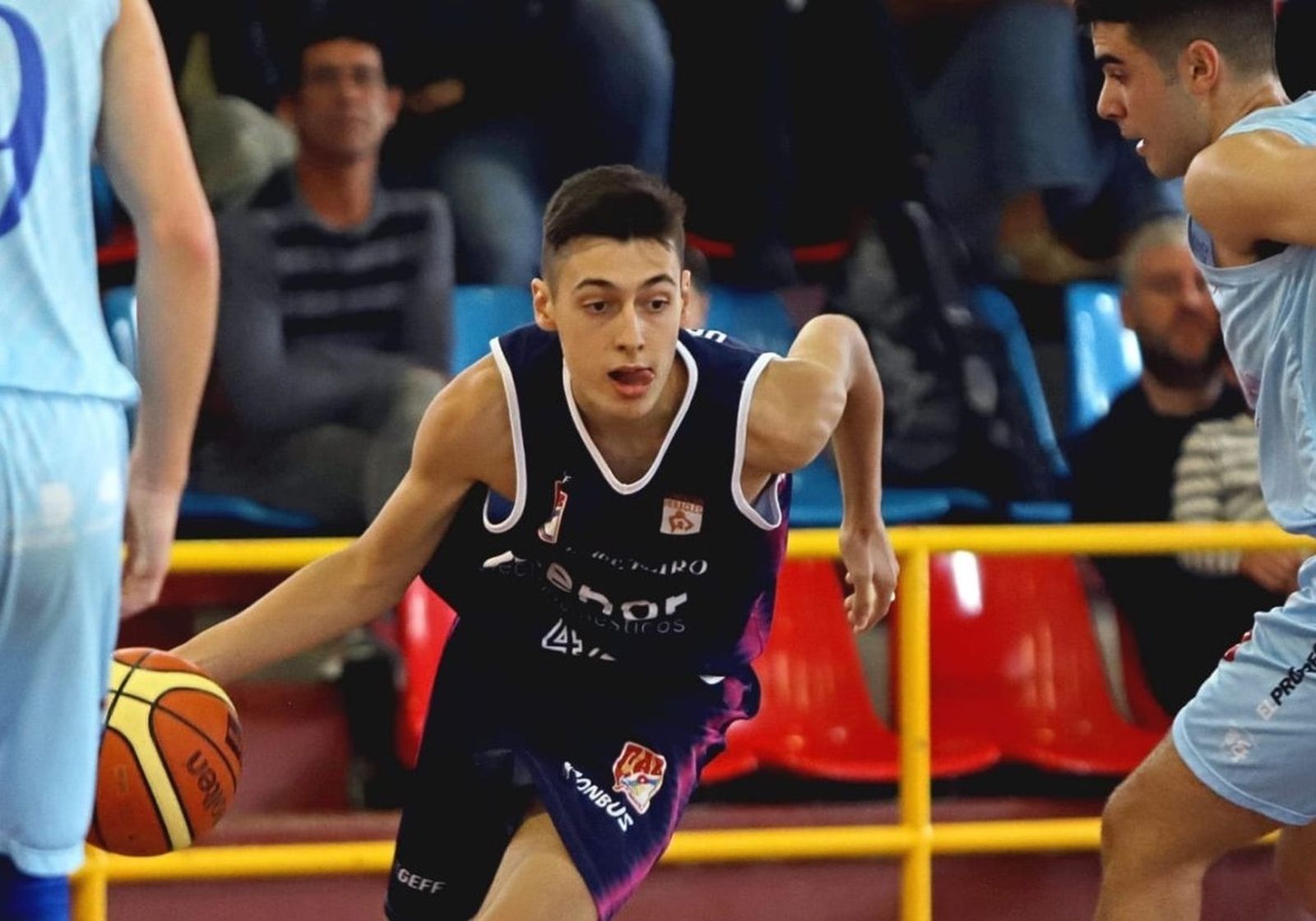 Anxo Iglesias, en un partido con Obradoiro.