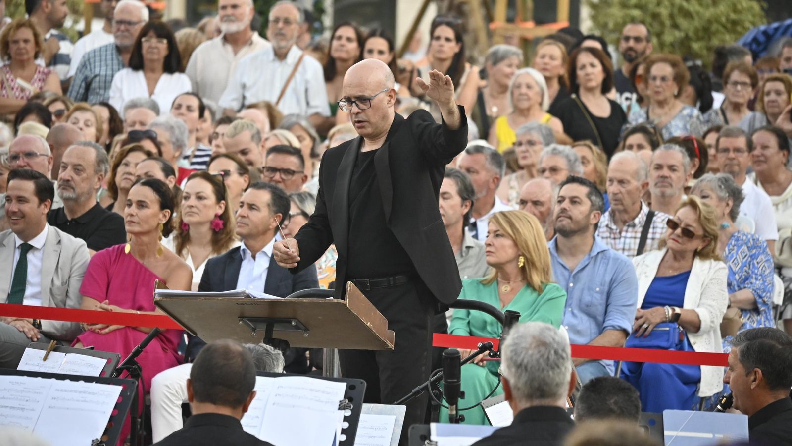 Francisco de la Poza dirigiendo a la Banda Sinfónica Muncipal de Huelva.