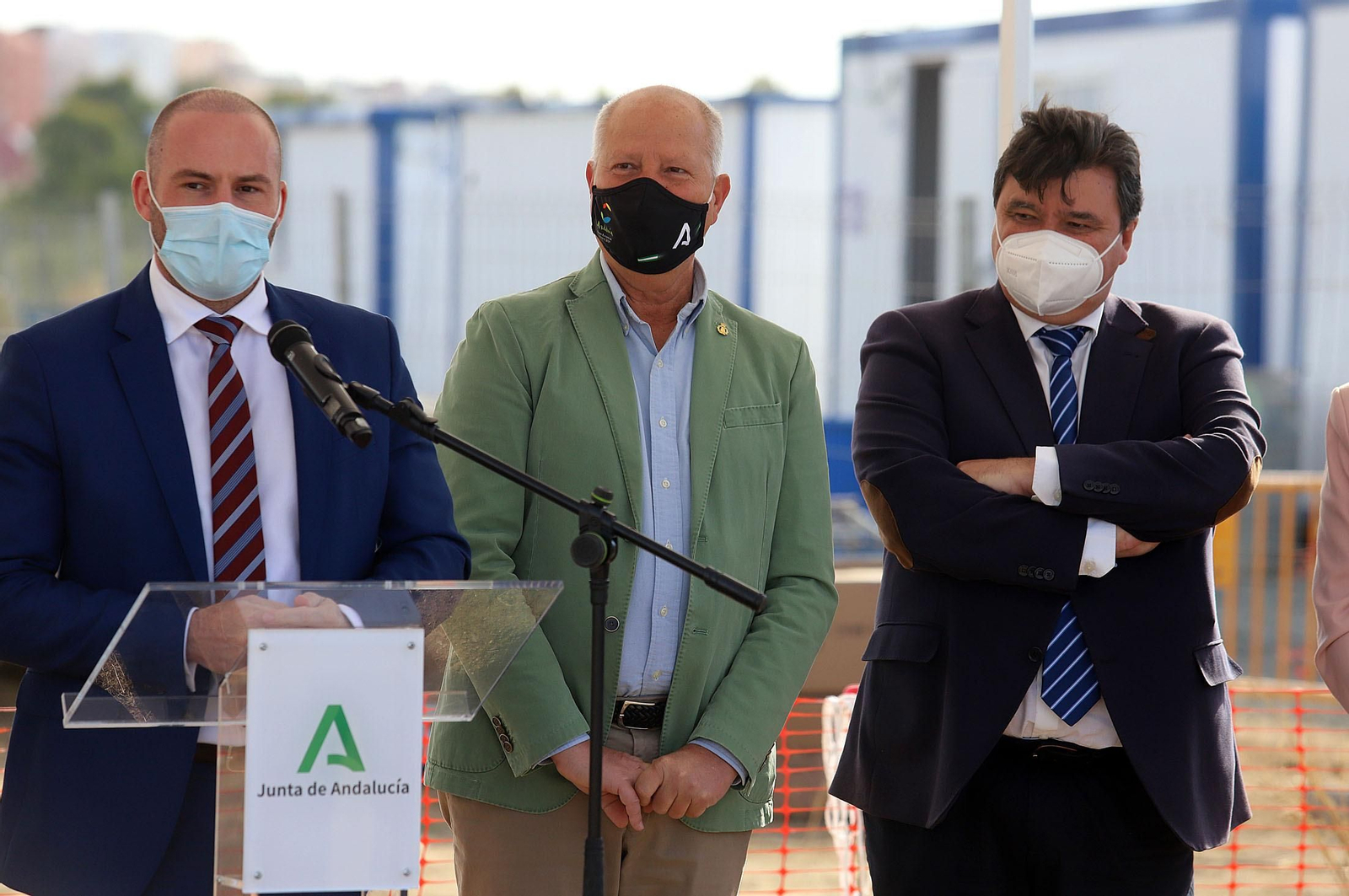 Imágenes de la  colocación de la primera piedra del nuevo colegio público ubicado en el 'Ensanche Sur'