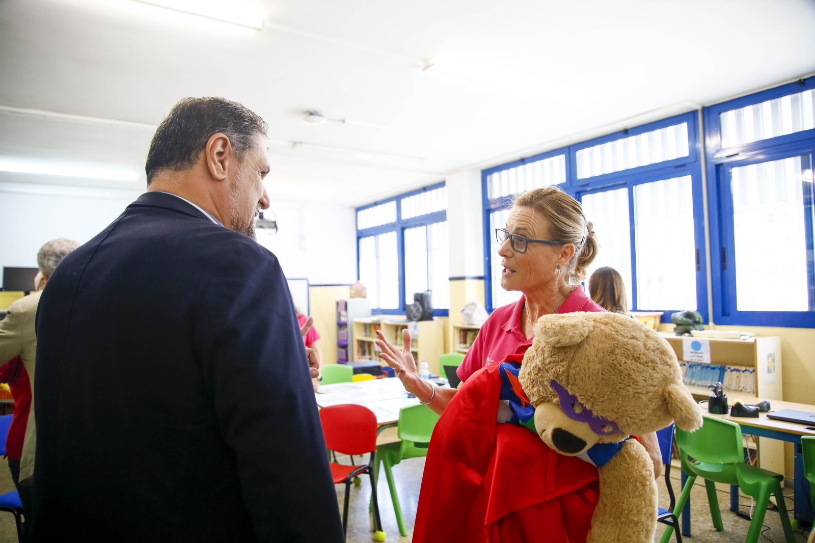 Las imágenes de la campaña de vacunación antigripal a los niños en el CEIP Adela Díaz de Almería