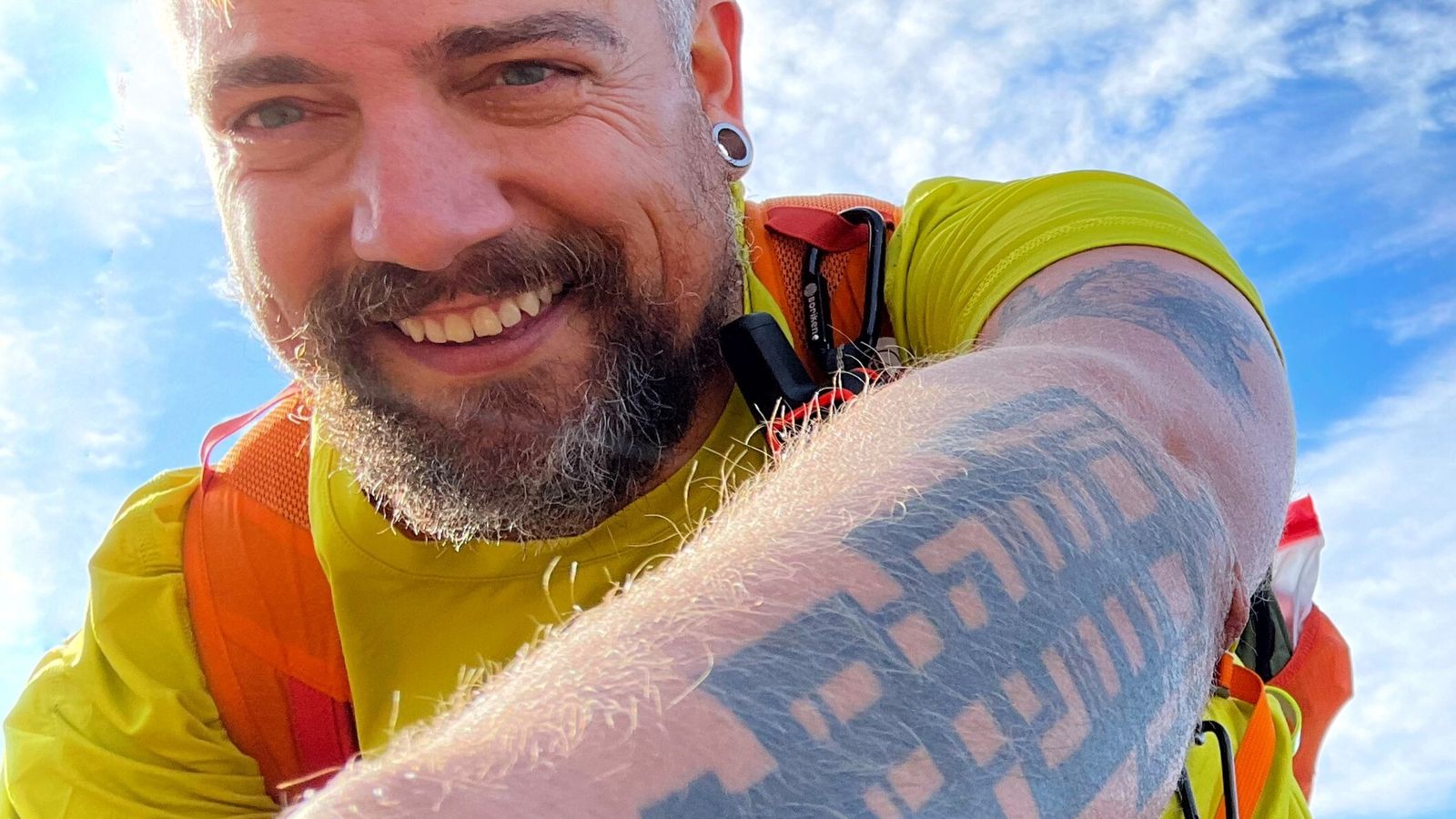 La vida es como uno la ve, si se necesita que cambien las cosas, lo primordial para lograrlo es cambiar la actitud.