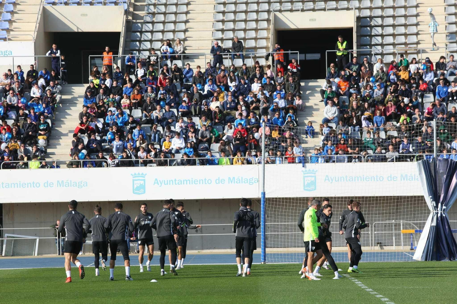 Las fotos del entrenamiento del Málaga a puerta abierta Las fotos del entrenamiento del Málaga a puerta abierta