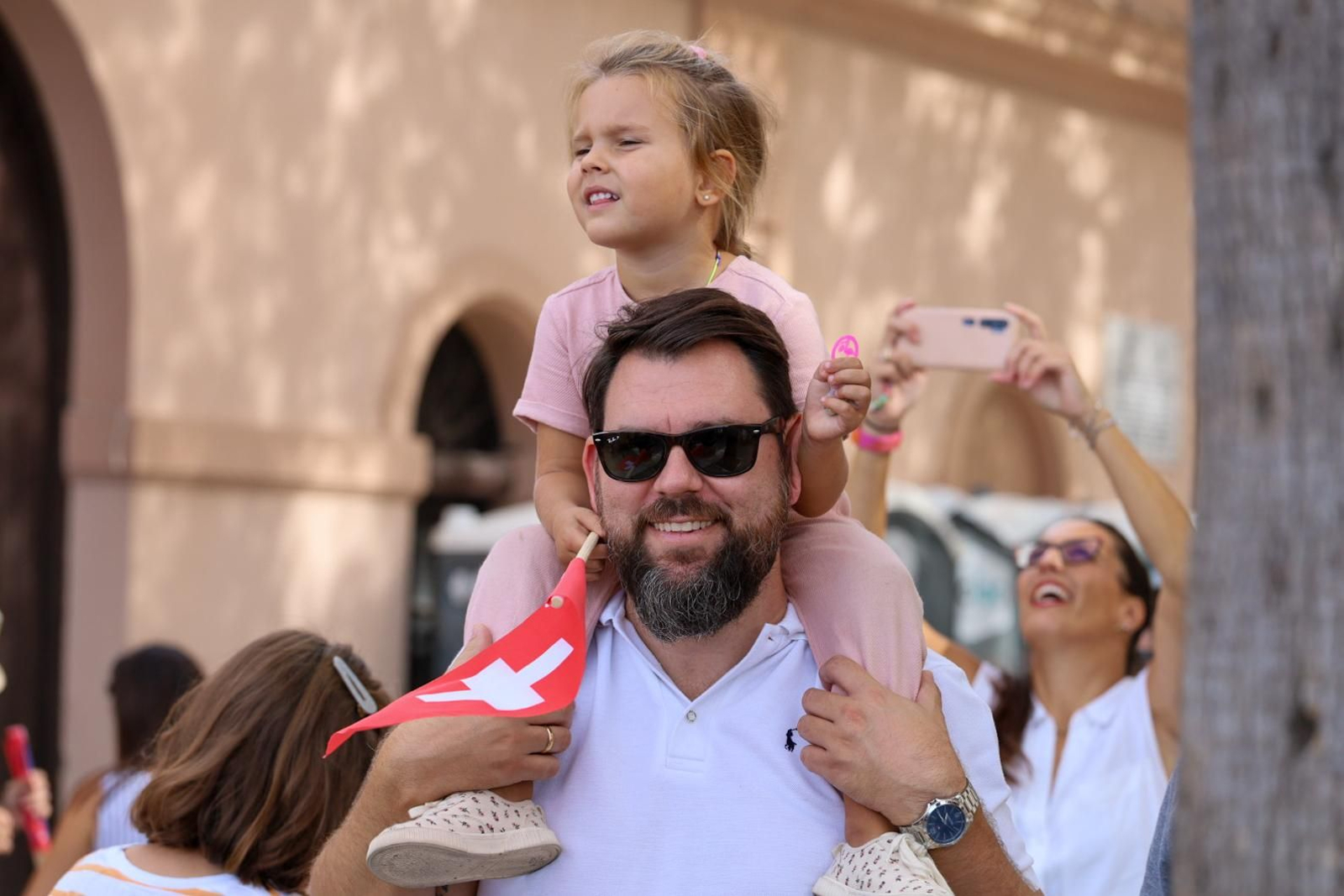 Búscate en SailGP Cádiz: La ciudad disfruta del ambiente del domingo con las actividades, las carreras y los bares