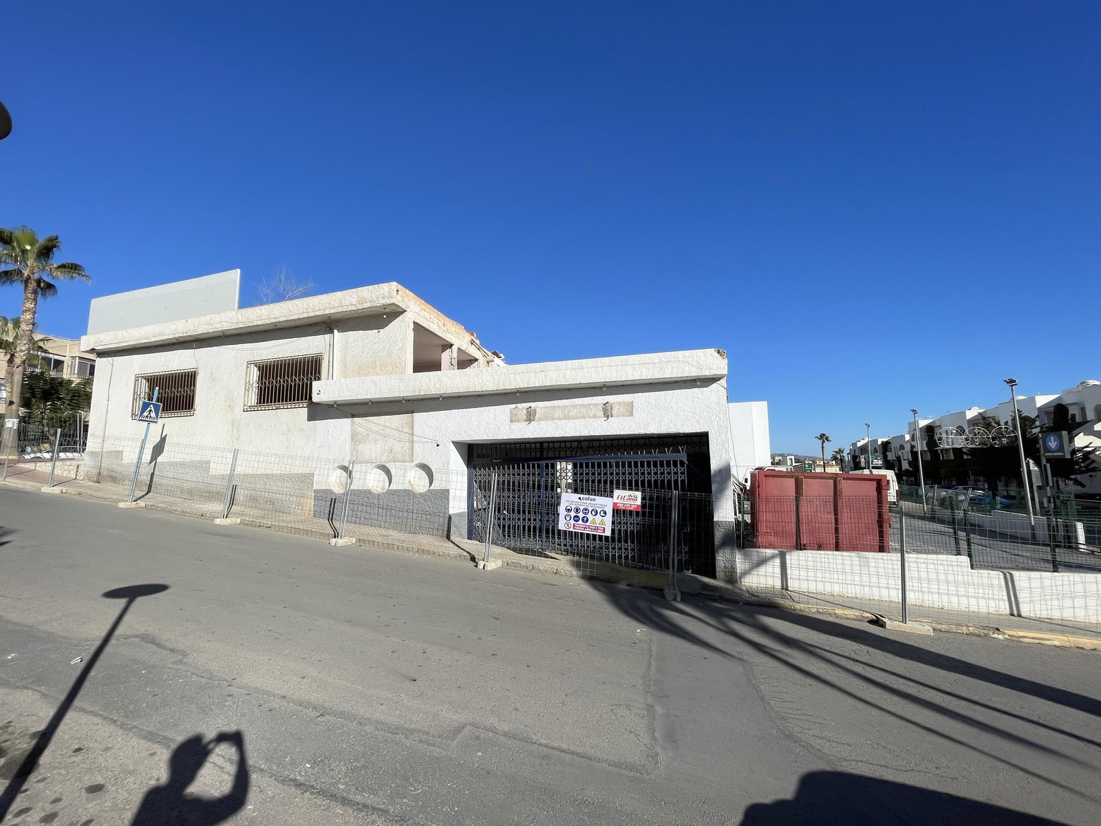 Las imágenes de la demolición del cine Tenis de Garrucha