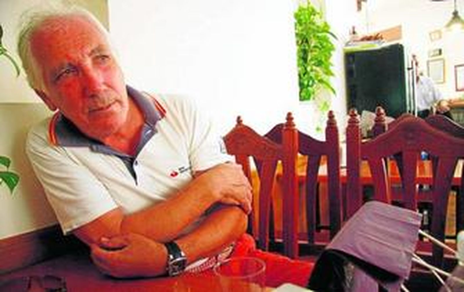 Manuel Calderón, en el bar Los Niños del Flor, en Relator esquina con Amargura.