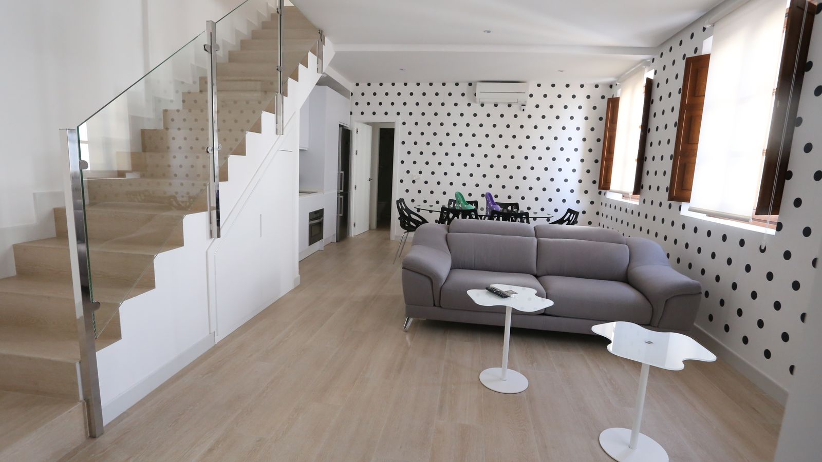 Salón y comer de uno de los dúplex