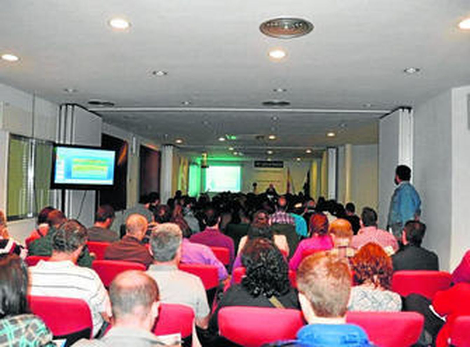 Jornada sobre producción integrada desarrollada en el Ifapa de La Mojonera.