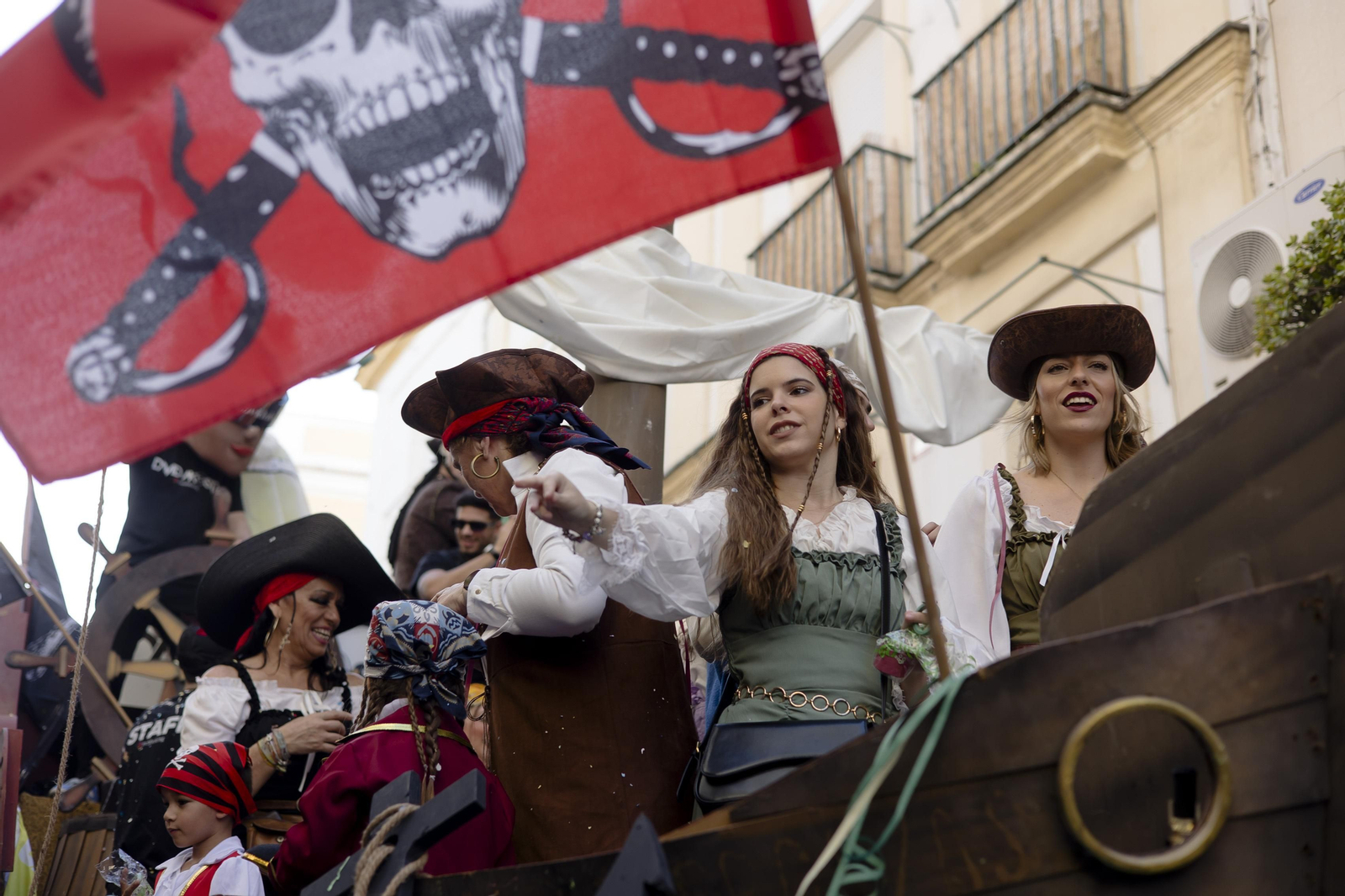 Búscate en las imágenes de la cabalgata de carnaval del Puerto de Santa María