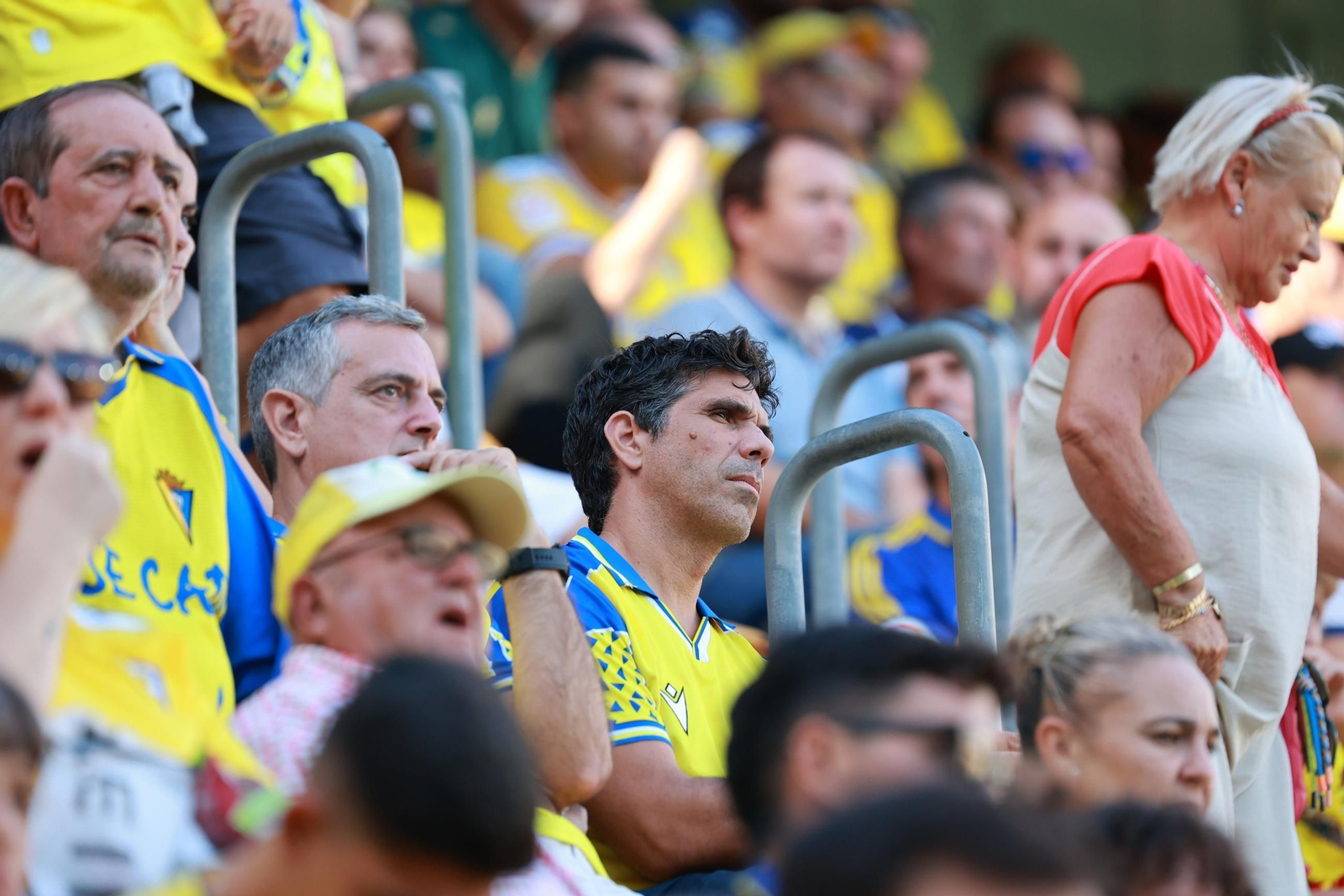 Búscate entre las fotos del partido de fútbol Cádiz CF - CD Eldense
