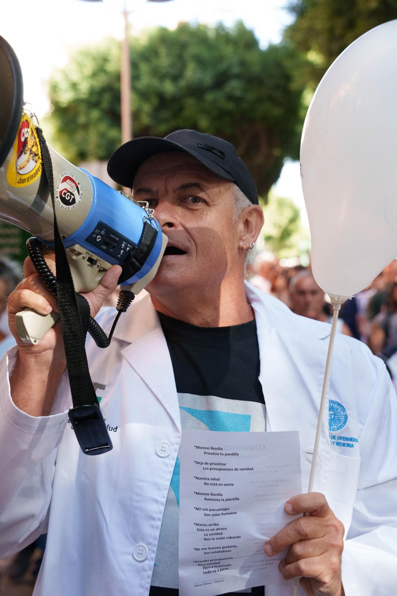 "La sanidad se defiende, gobierne quien gobierne", Almería se lanza a las calles por la sanidad pública