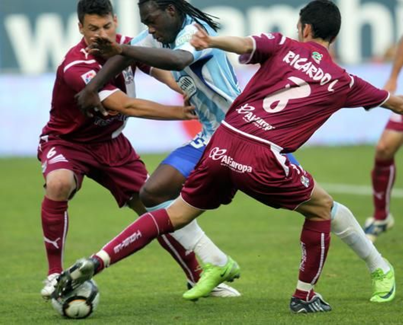 El Málaga empata en casa ante el Tenerife. / Migue Fernández