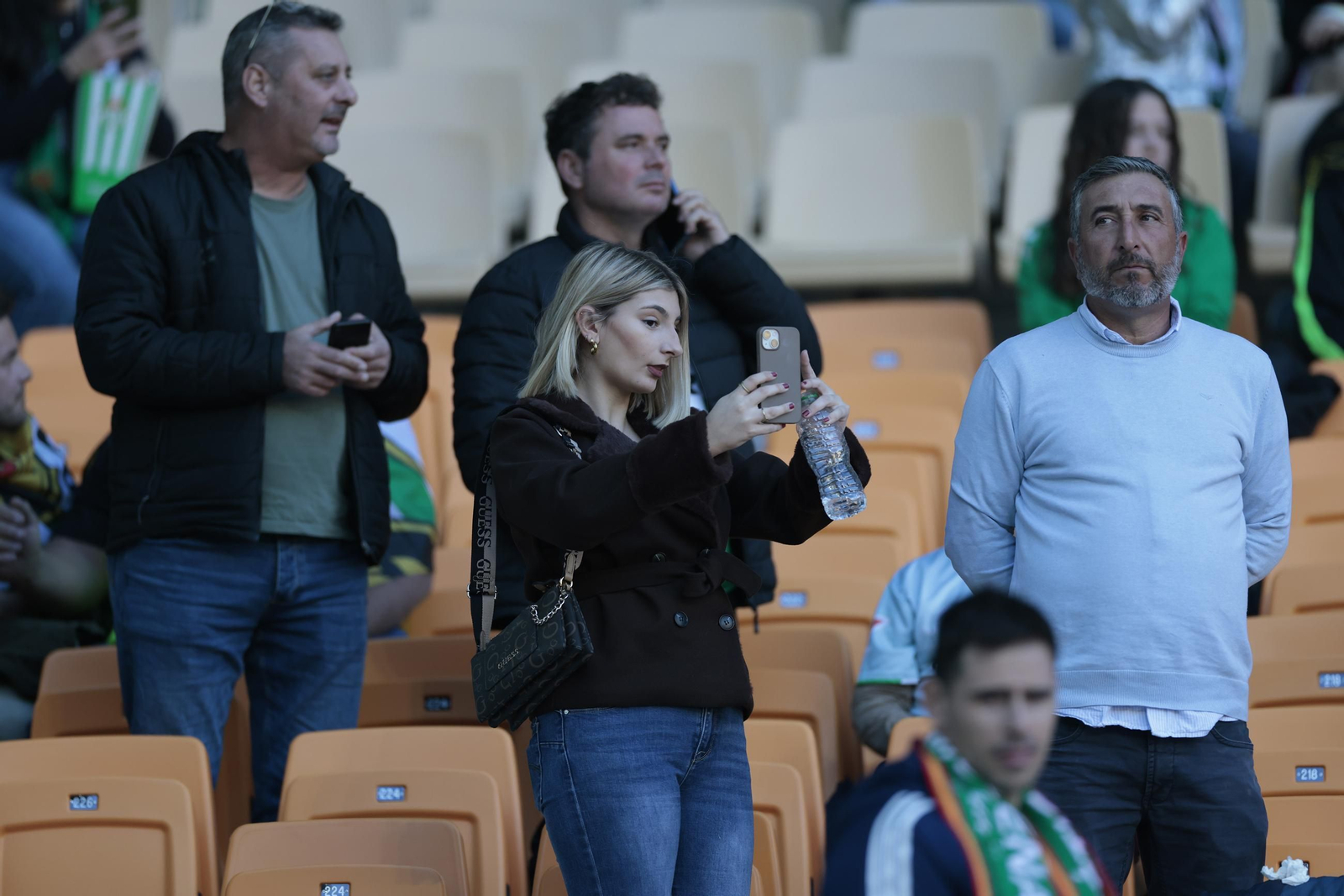 Búscate en las fotos del Betis - Girona