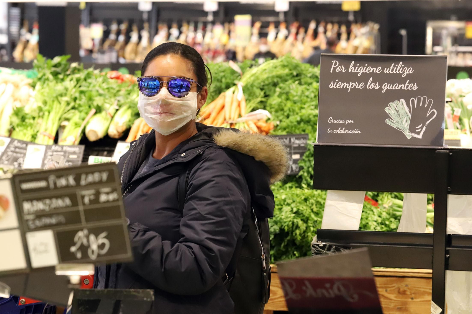 Imágenes de la situación y organización en los supermercados de Huelva