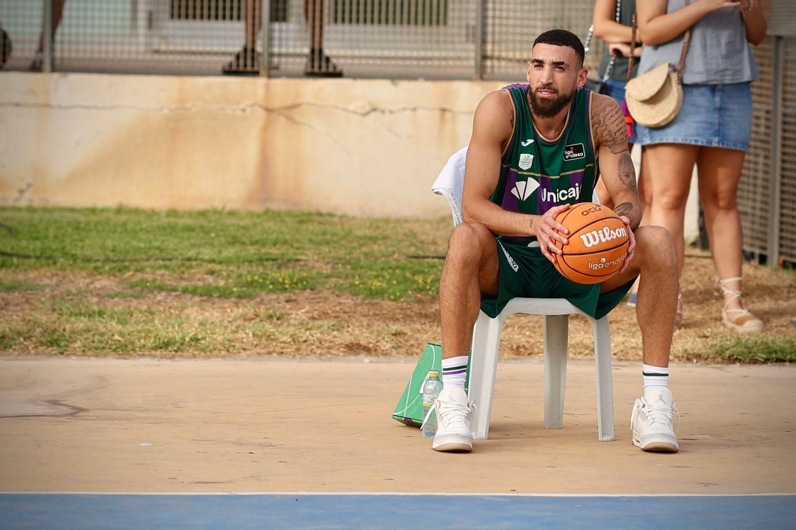 Las fotos de la espectacular presentación de Chris Duarte con el Unicaja en el Parque del Oeste