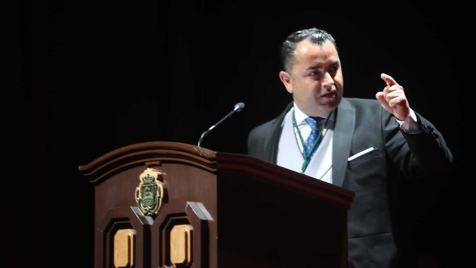 Daniel Posada, hermano y presentador del pregonero.