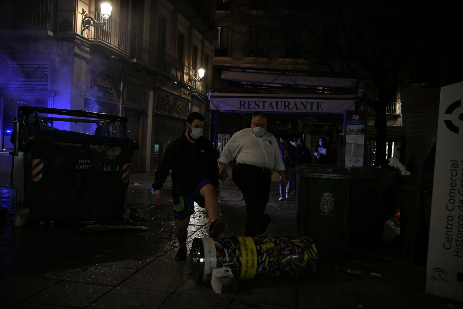 Fotos: Altercados y disturbios por la manifestación de Pablo Hasél en Granada