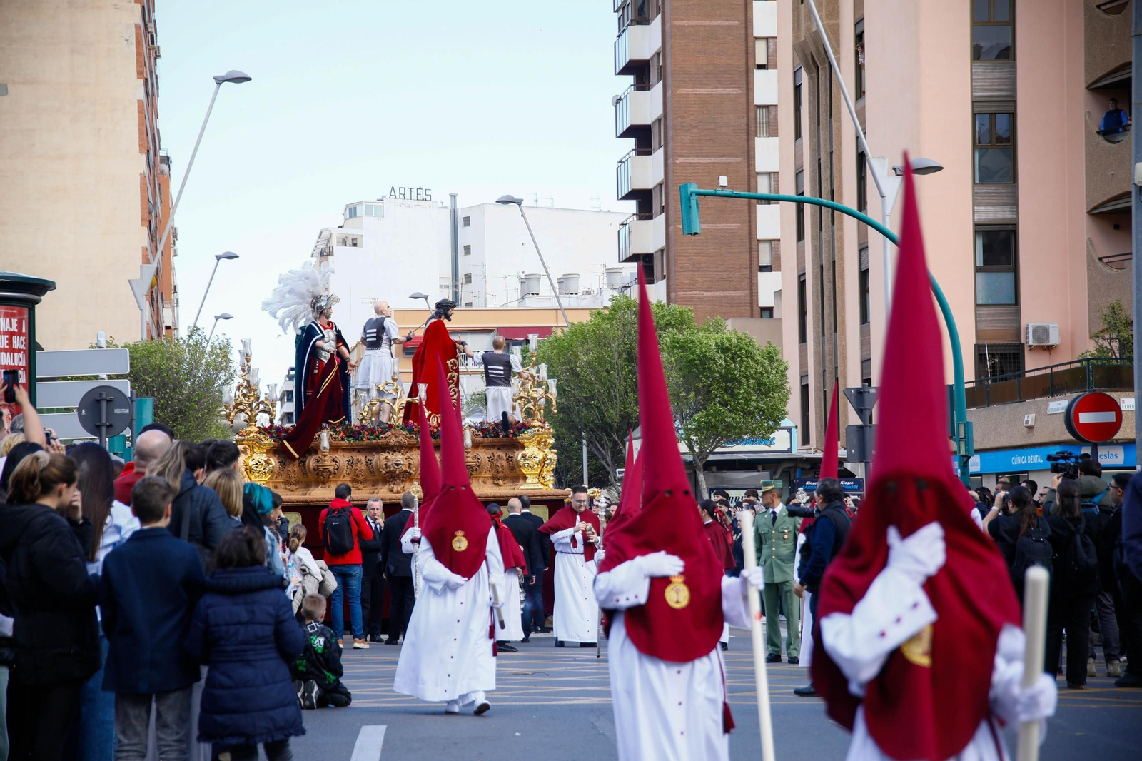 Coronación en la Semana Santa de Almería 2025