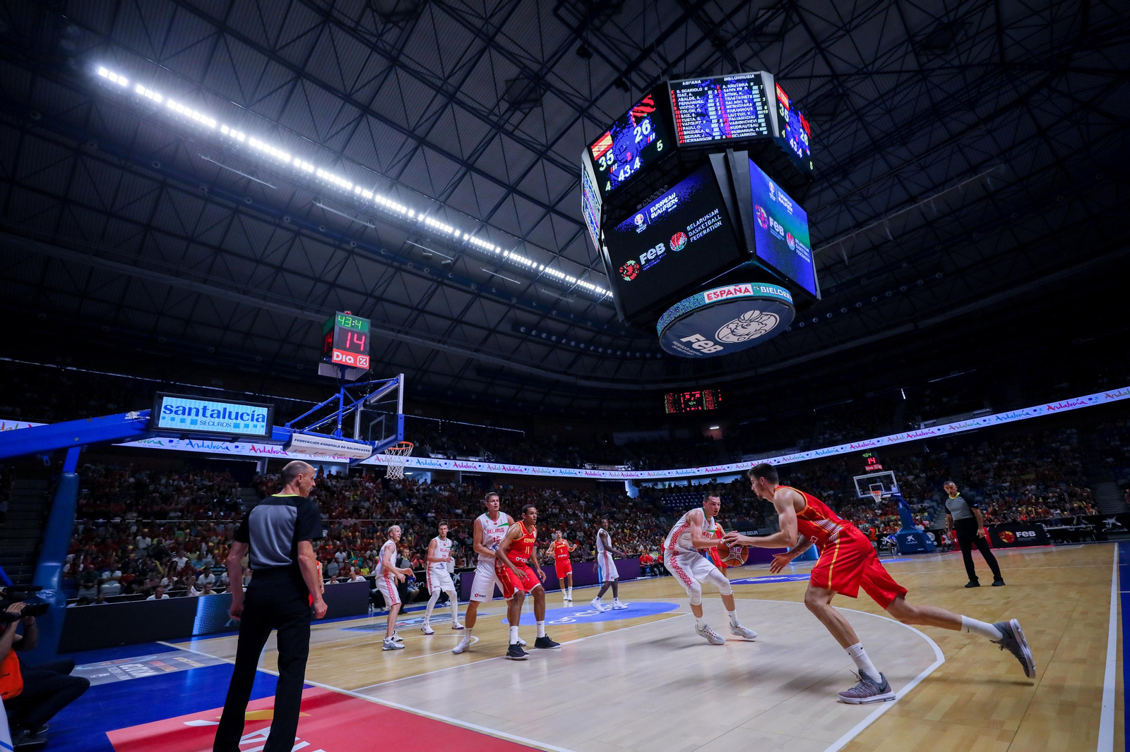 España, en un partido en el Carpena.