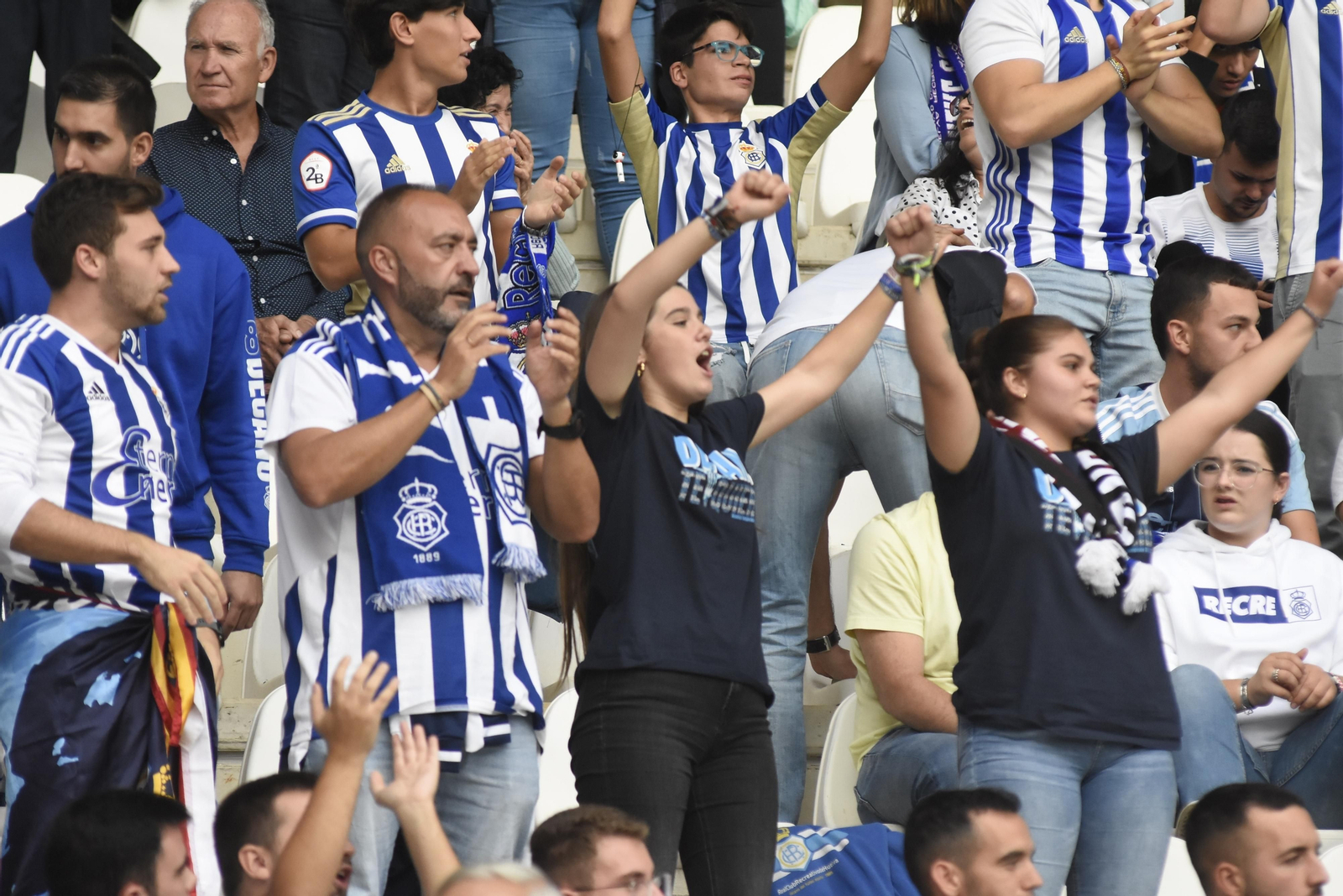 Córdoba CF - Recreativo: Las mejores fotos del ambiente en El Arcángel