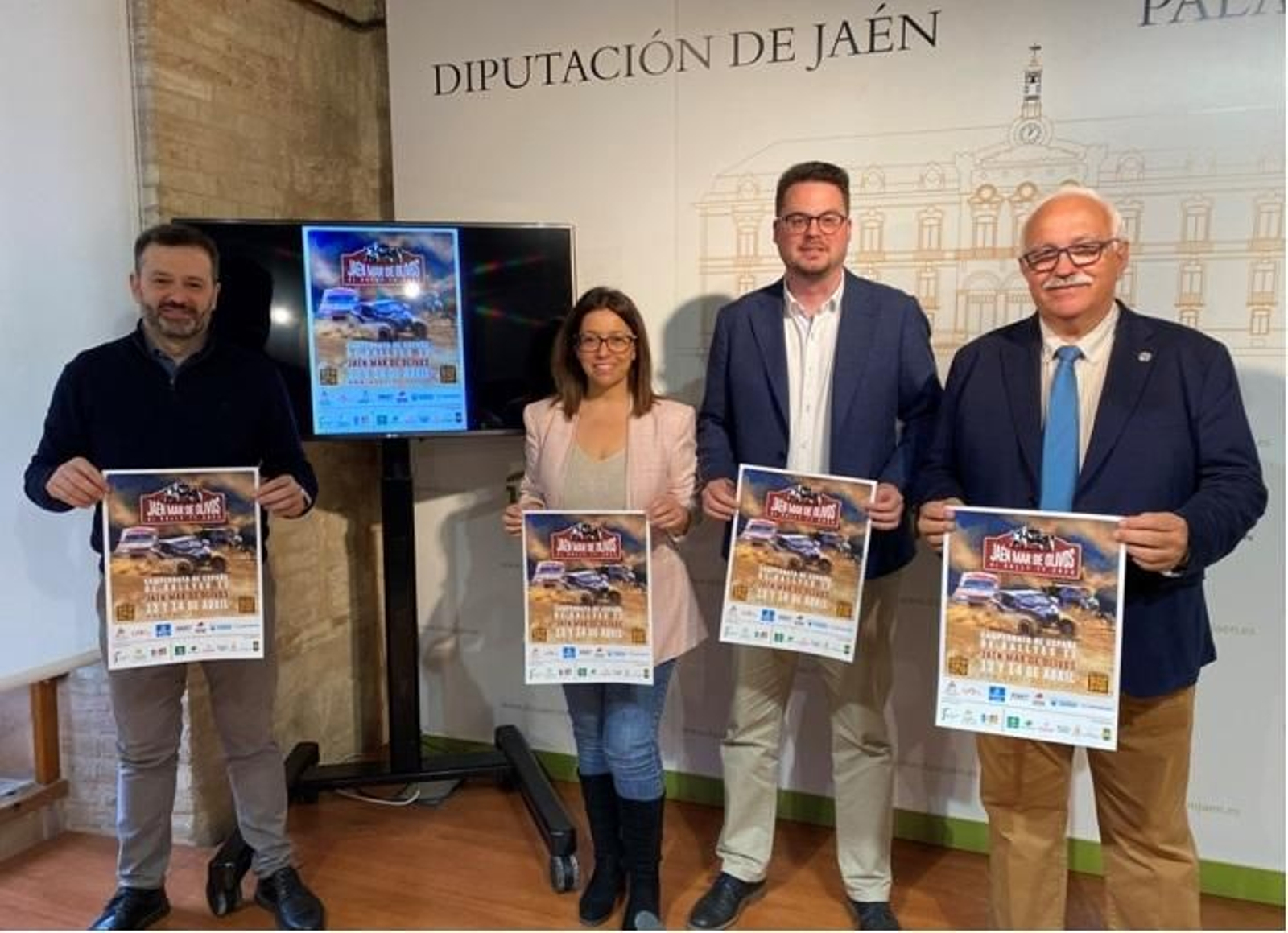 Foto de familia en el acto de presentación de la prueba.