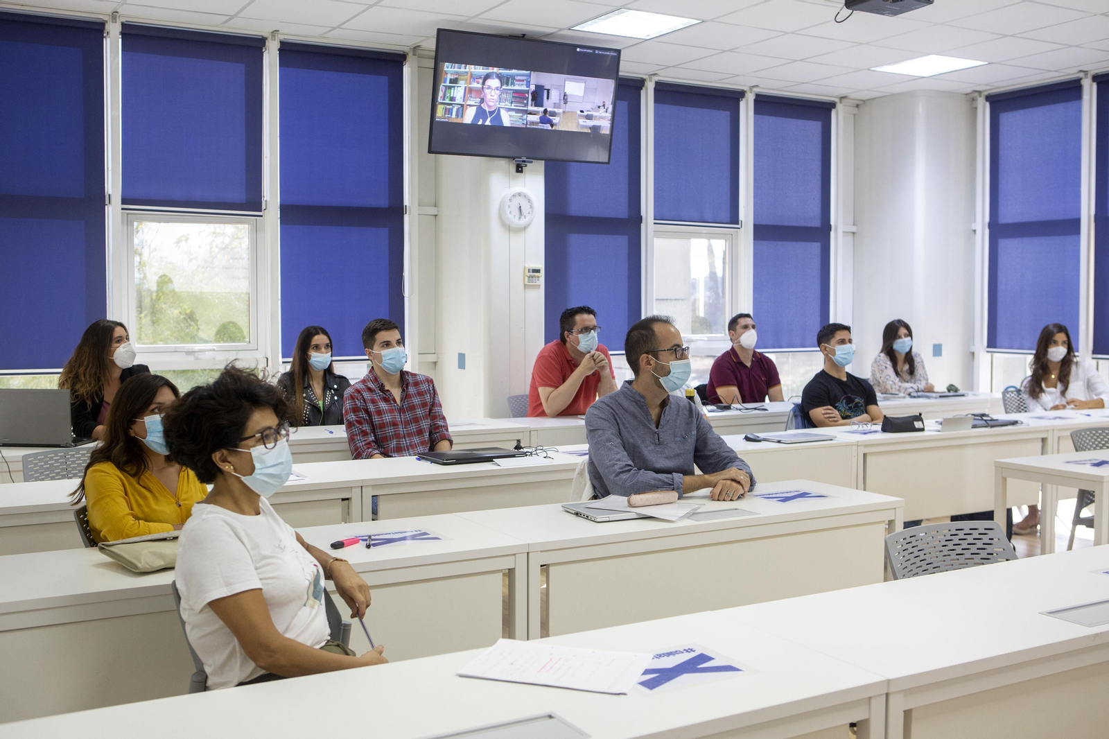 Clase híbrida en ESIC Sevilla.