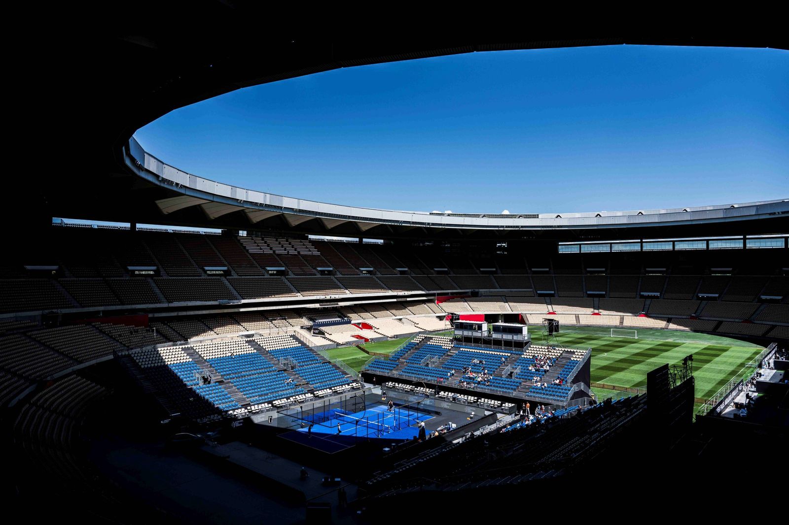 Así es la adaptación del Estadio de la Cartuja para el Premier Padel Andalucía Sevilla P2