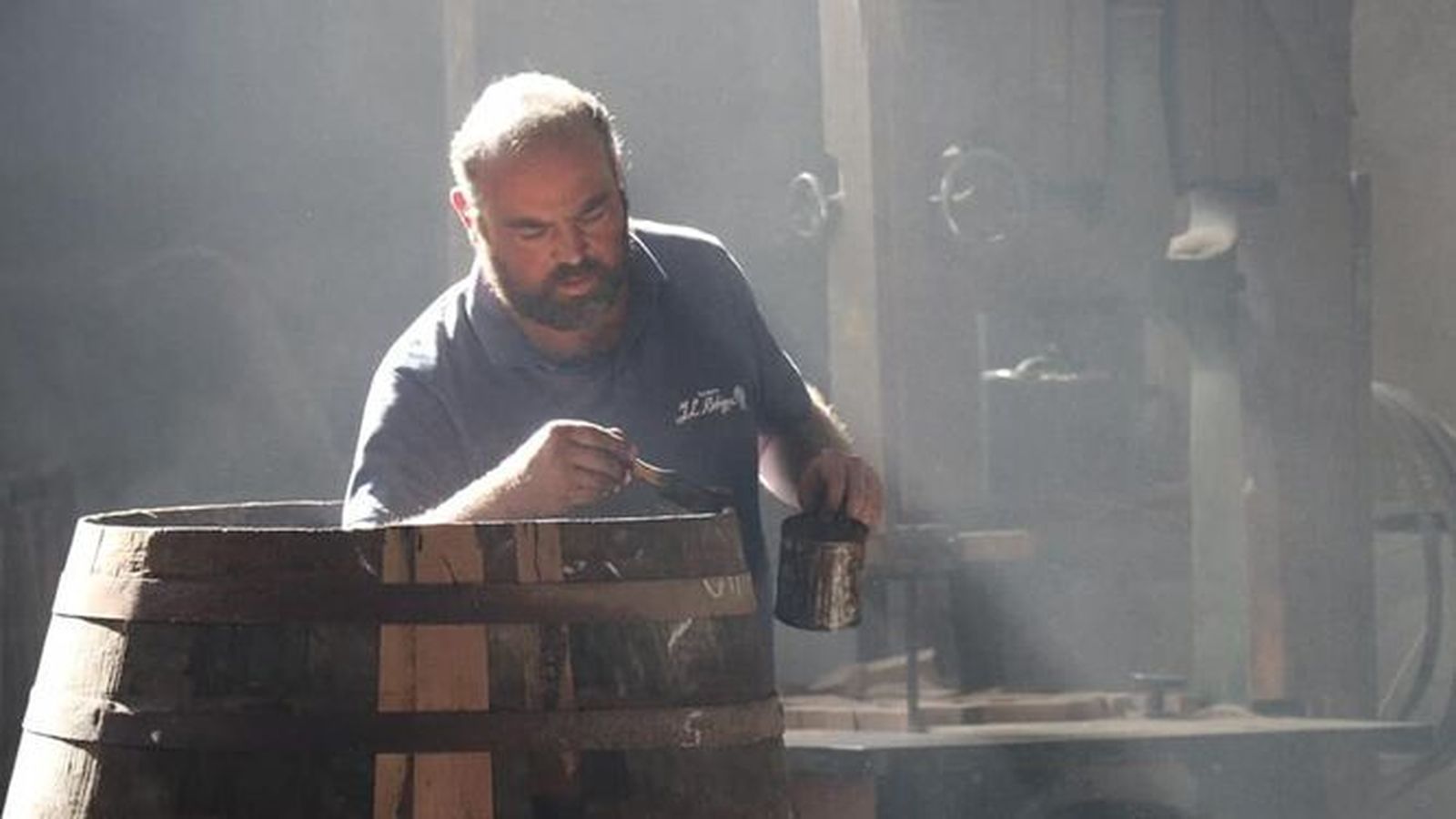 Trabajo en una tonelería de Montilla.