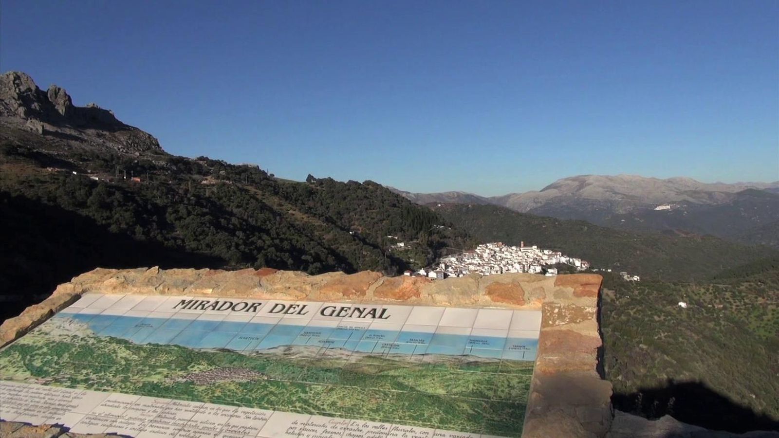 El Mirador del Genal está genial.